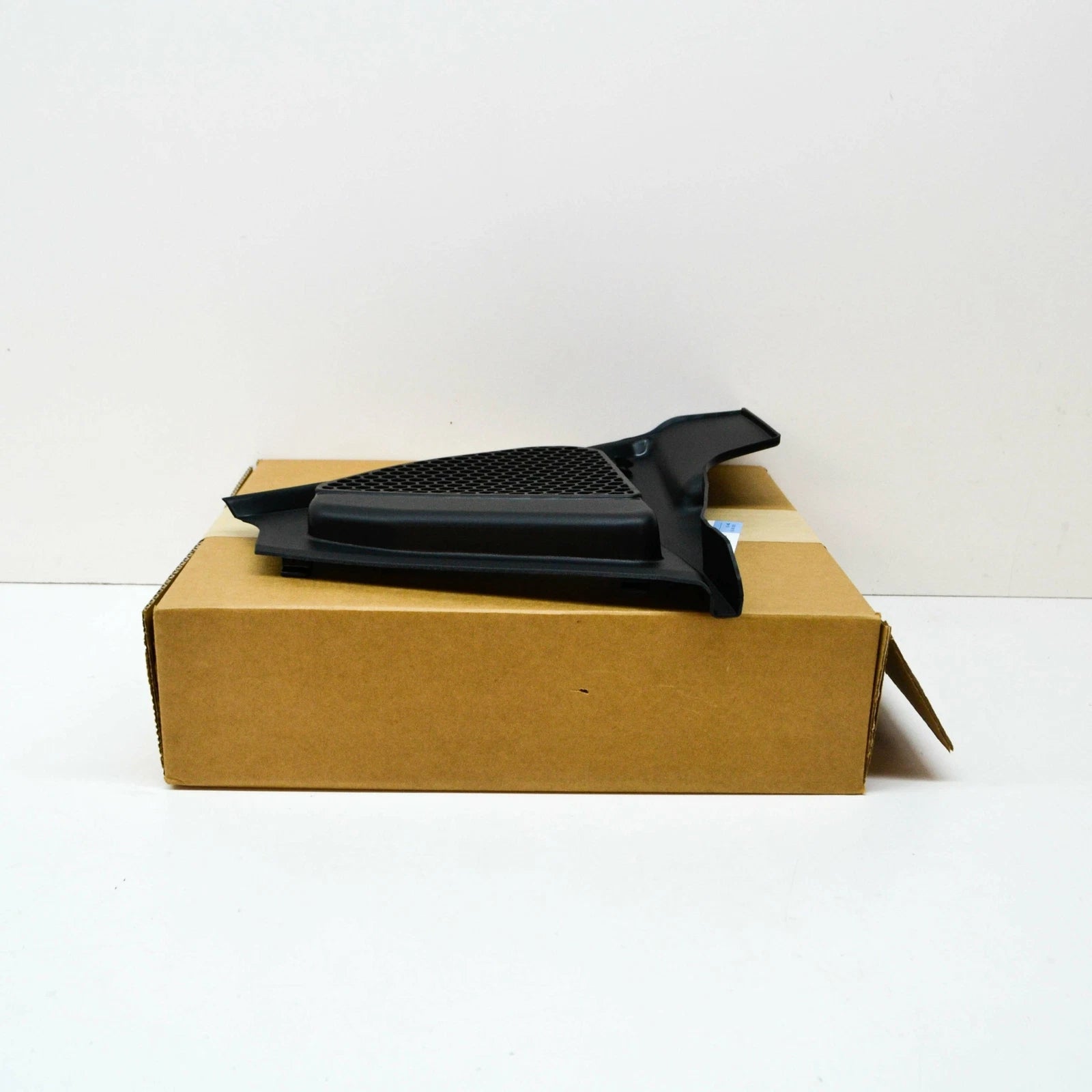 NEW BMW X3 G01 M F97 FRONT WINDSHIELD WIPER OUTER COWL COVER RIGHT PART 7399018