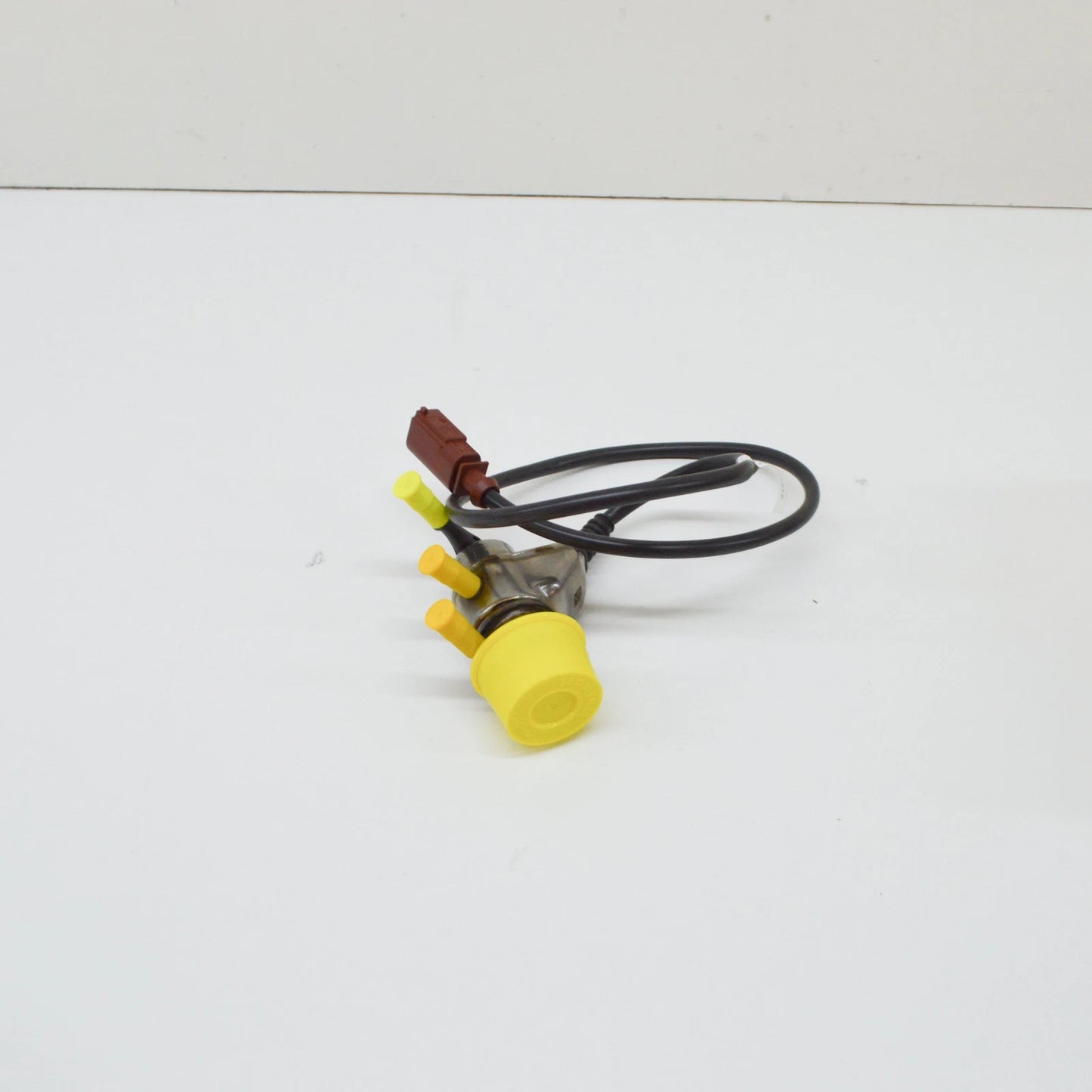 NEW AUDI A4 B9 REDUCTION AGENT INJECTOR 04L131113S ORIGINAL