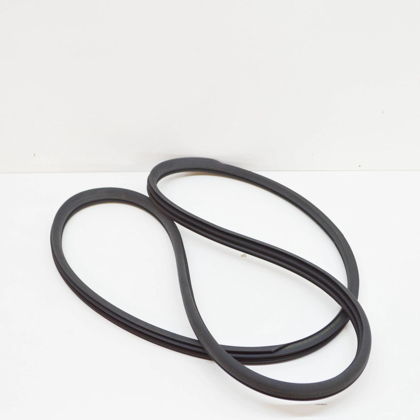 NEW MERCEDES-BENZ C W205 FRONT DOOR SEAL EDGE GUARD A20569700519G44 ORIGINAL