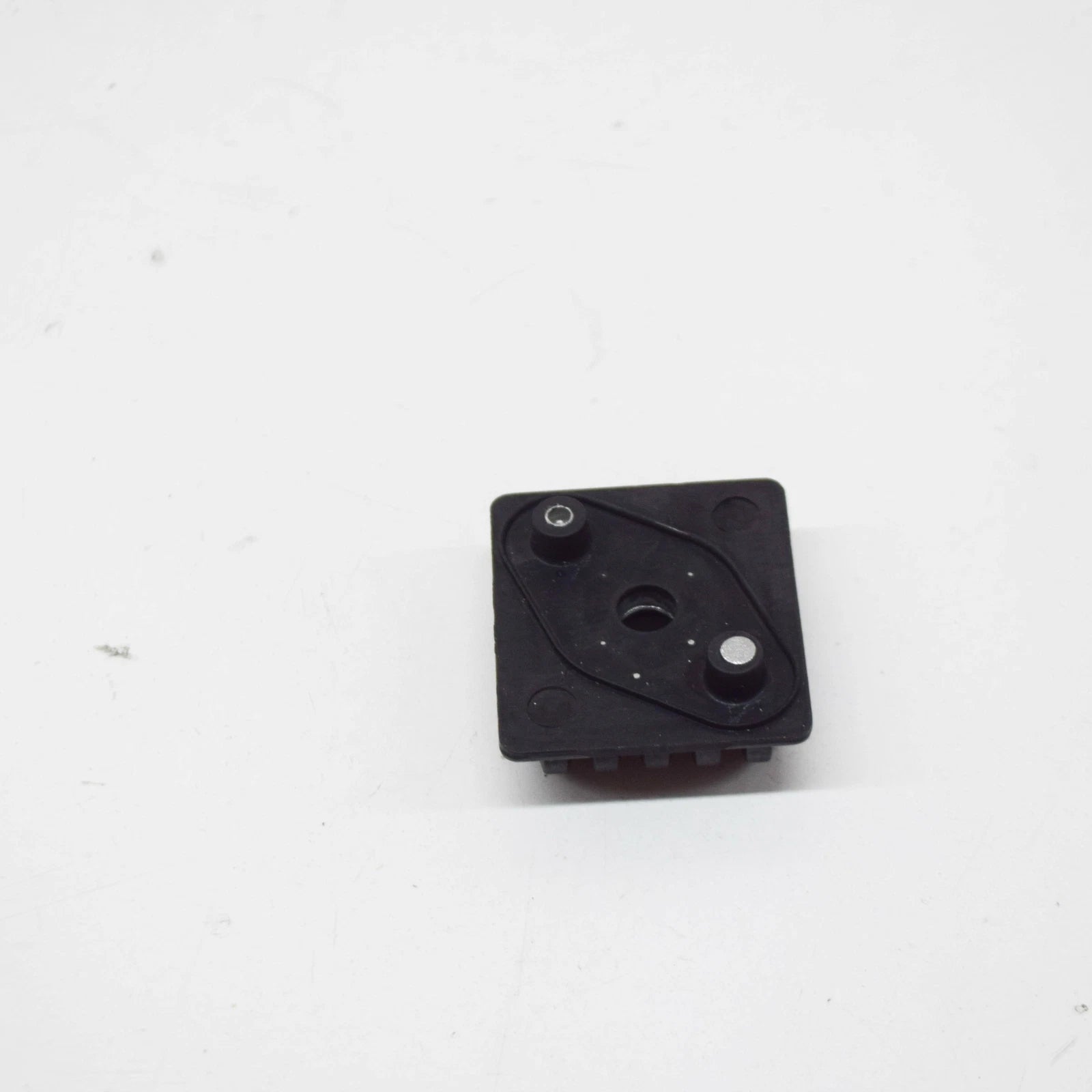 NEW MB E W124 TRUNK BOOT LID BUMP STOP BUFFER A124758004464 ORIGINAL