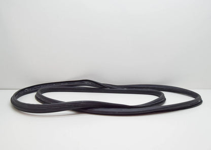NEW BMW 6 E24 COUPE REAR BACK WINDOW WEATHERSTRIP 51311839116 1839116 ORIGINAL