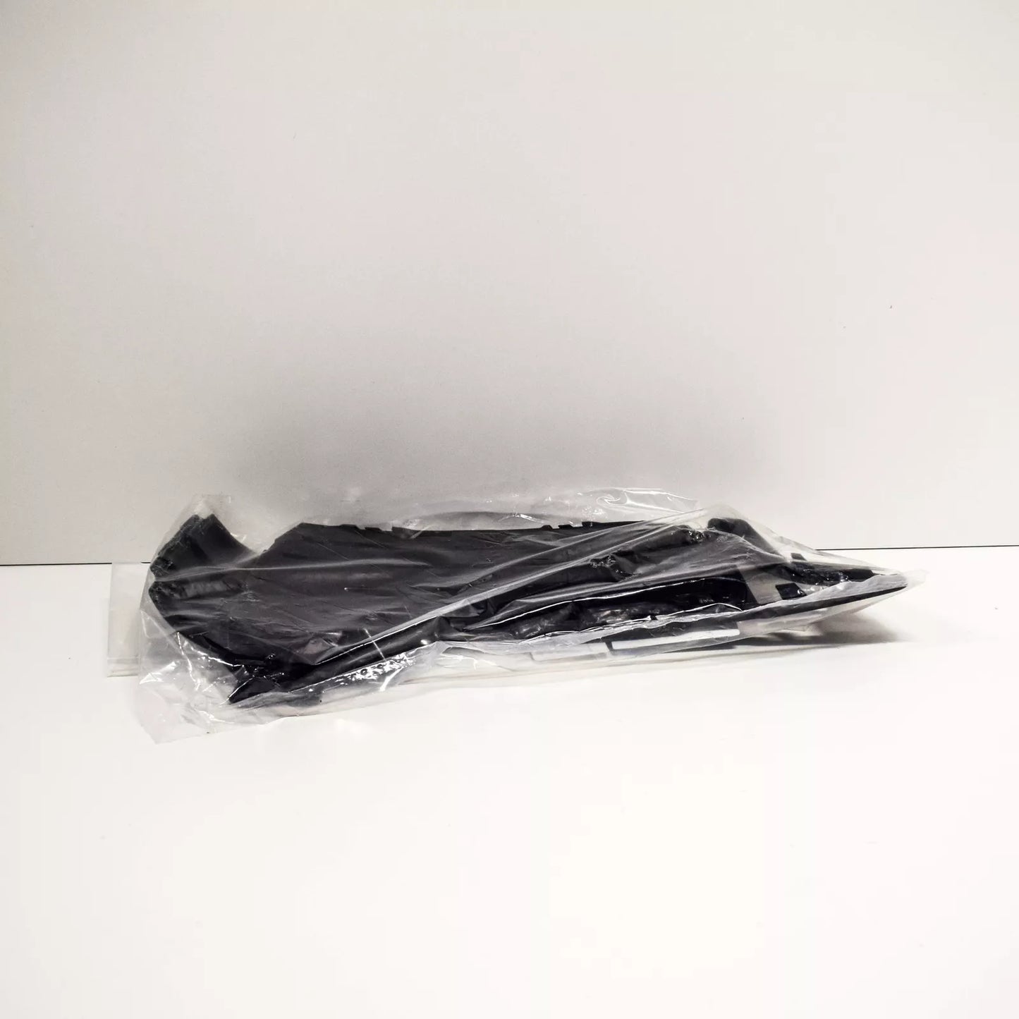 NEW BMW X5 F15 FRONT BUMPER RIGHT CLOSED GRILLE 51117336510 ORIGINAL