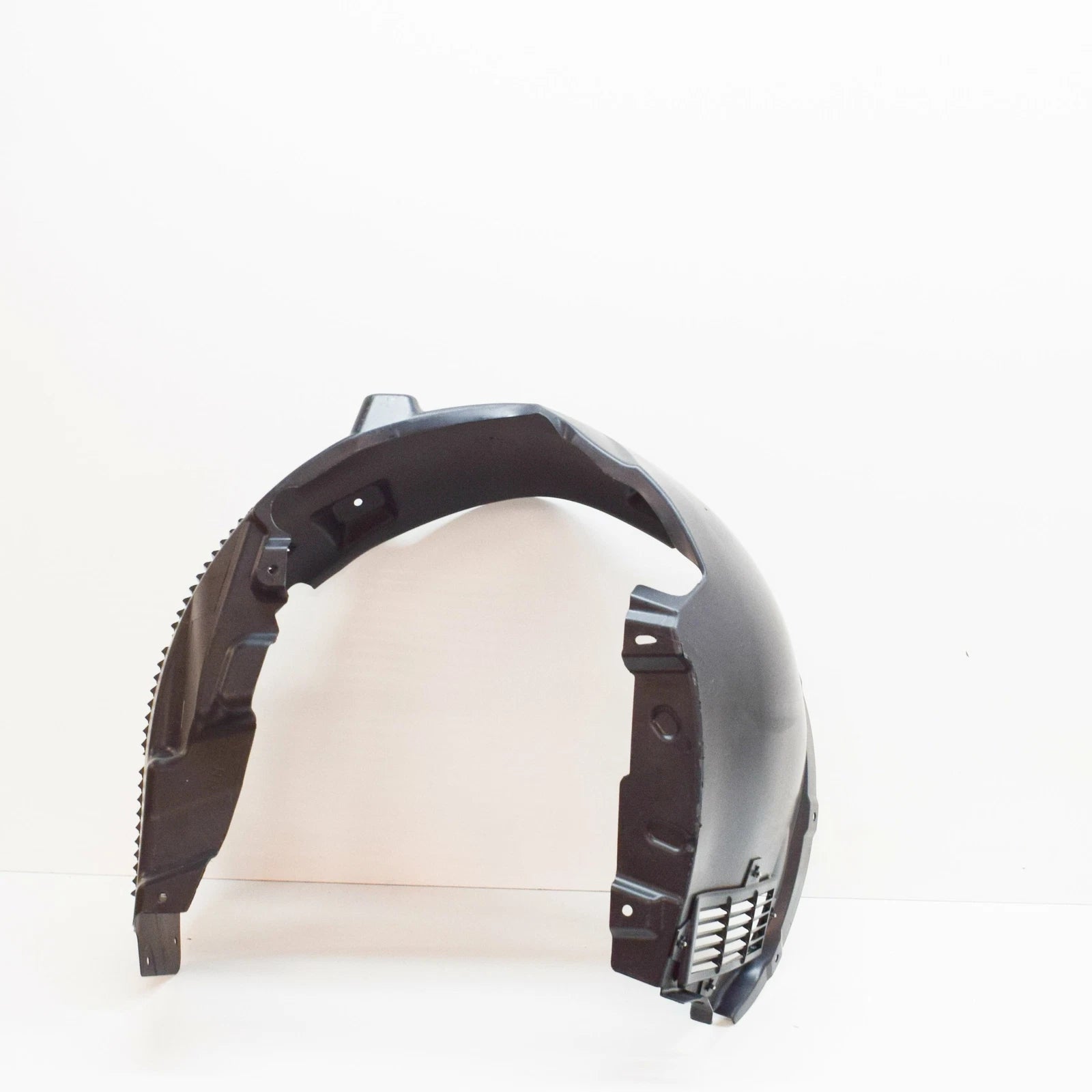 NEW AUDI R8 SPYDER 42 REAR RIGHT INNER FENDER LINER 420810172B ORIGINAL