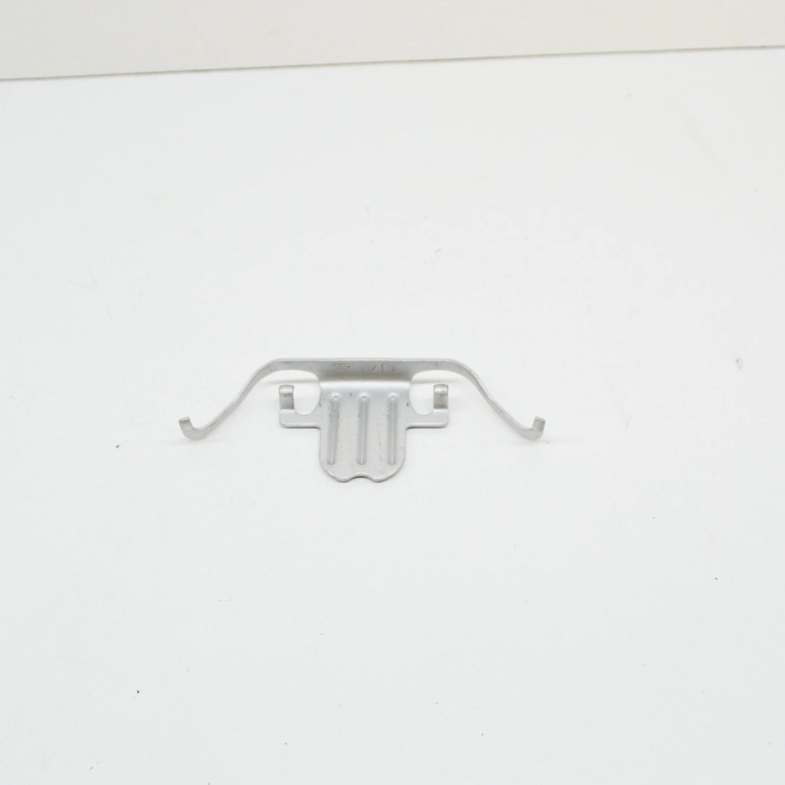 NEW BMW 5 F10 FRONT BRAKE ANTI-RATTLE CLIP 6798879 34116798879 ORIGINAL