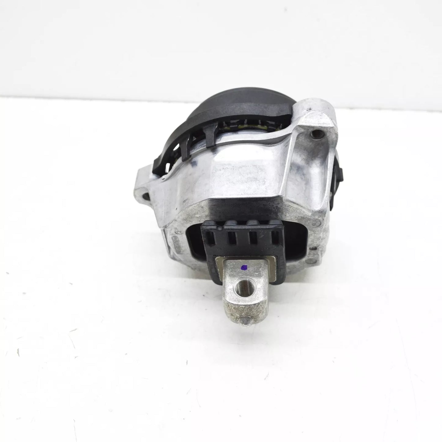 NEW BMW 5 G30 LEFT SIDE ENGINE MOUNT 22116860471 ORIGINAL