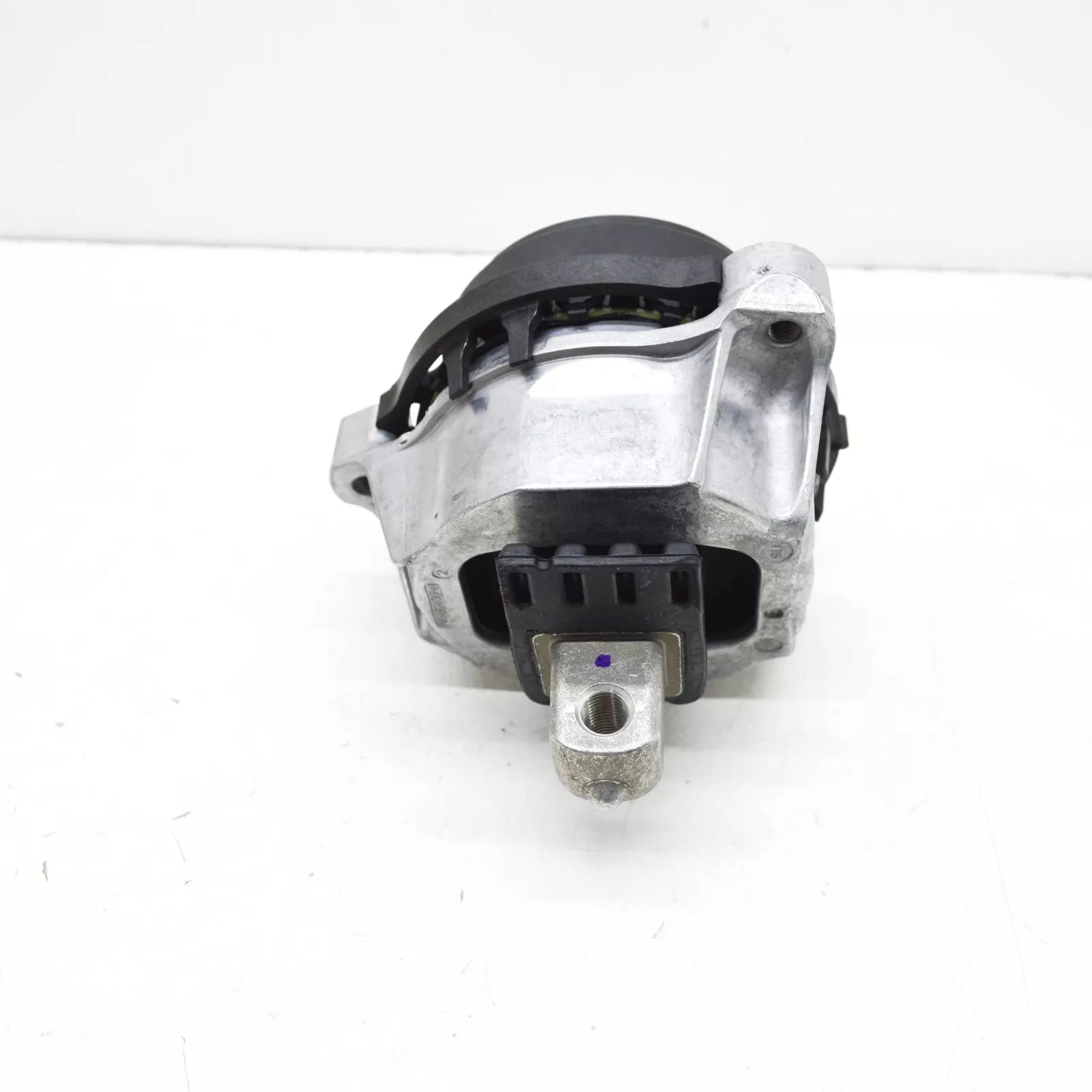 NEW BMW 5 G30 LEFT SIDE ENGINE MOUNT 22116860471 ORIGINAL