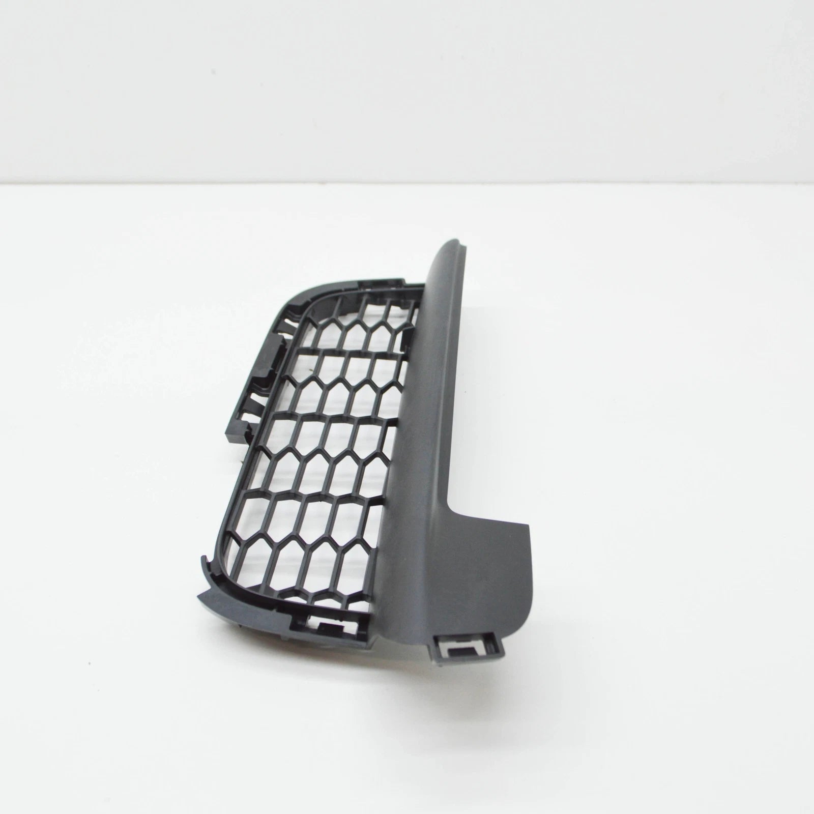 NEW BMW 6 F06 FRONT BUMPER GRILL RIGHT 51118050348 2015 ORIGINAL