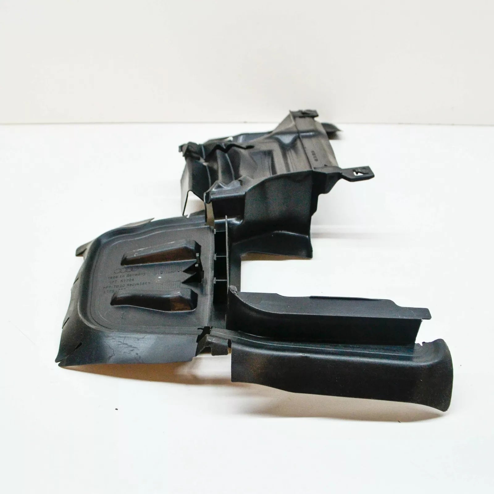 NEW AUDI A6 S6 C8 RADIATOR LEFT SIDE WIND DEFLECTOR 4K0121283BD ORIGINAL