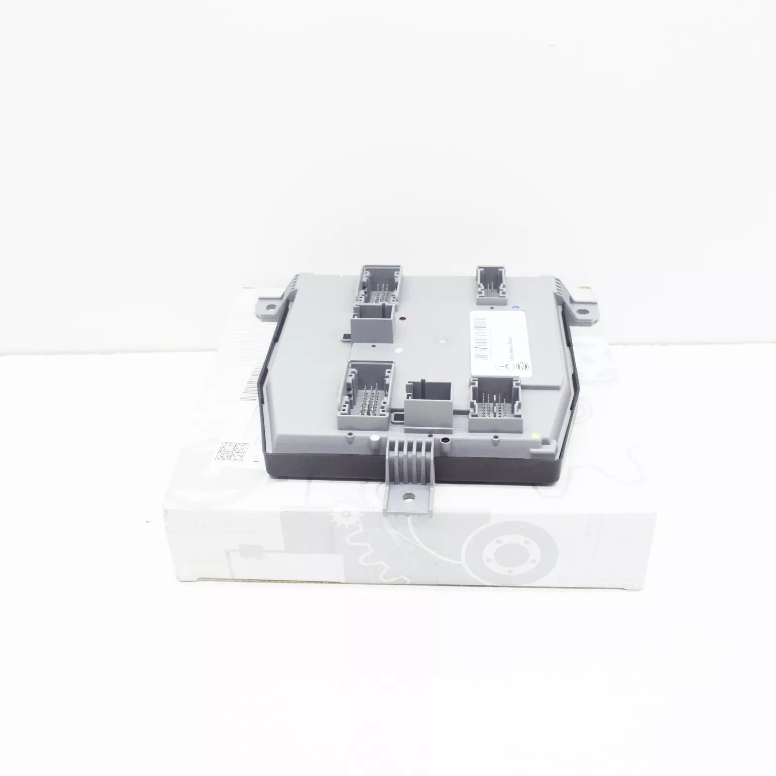 NEW MB E W213 SIGNAL ACQUISITION ACTUATION CONTROL MODULE A2139008626 ORIGINAL