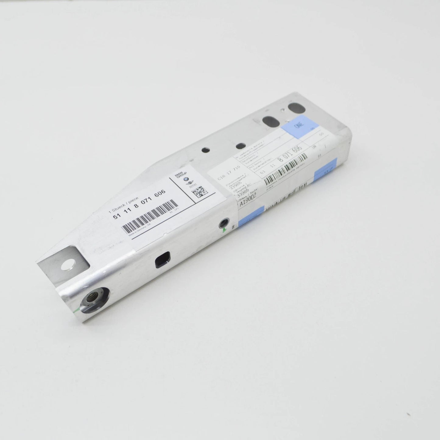 NEW BMW 4 M G22 FRONT RIGHT BUMPER SUPPORT RAIL BRACKET 51118071606 ORIGINAL