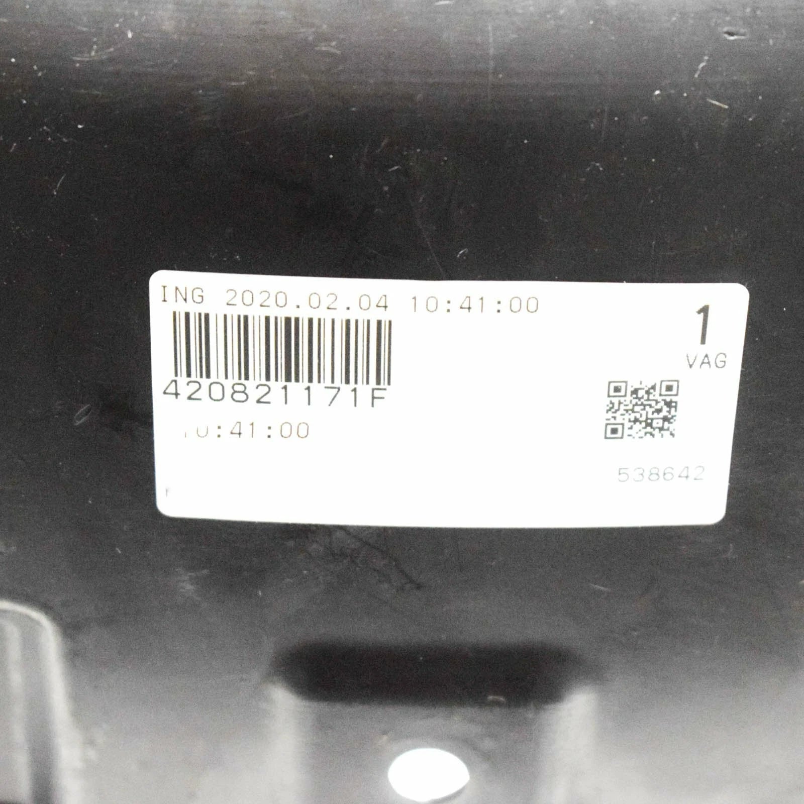 NEW AUDI R8 42 FRONT LEFT FENDER LINER SPLASH SHIELD 420821171F 2015