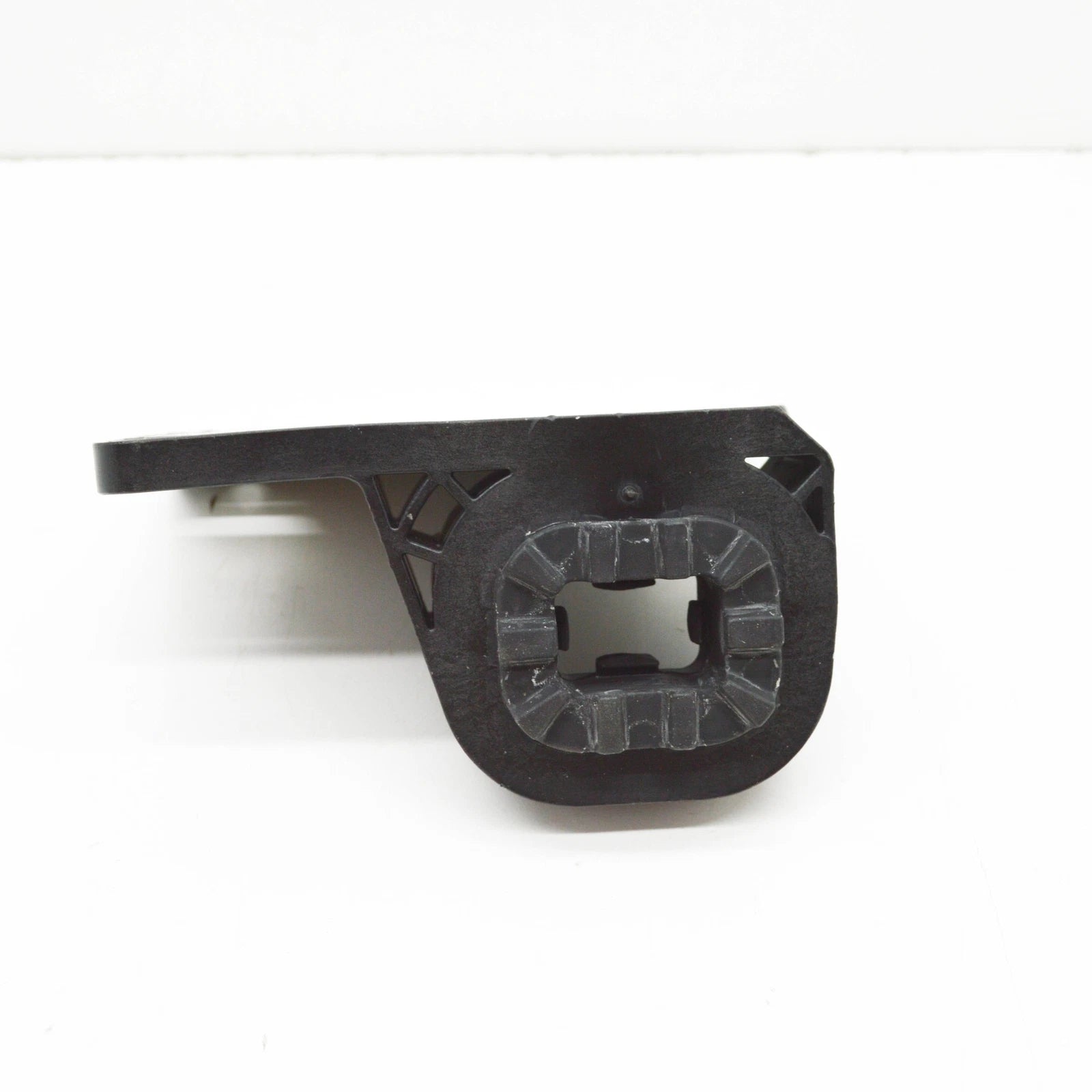 NEW VOLKSWAGEN ID.3 E11 RIGHT RADIATOR HOLDER 1EA121367F ORIGINAL