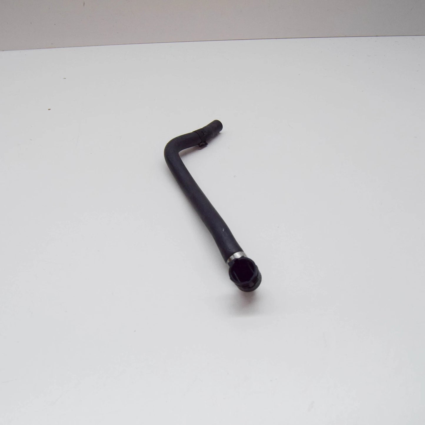 NEW MERCEDES-BENZ E W213 COOLANT HOSE PIPE A2135012101 ORIGINAL