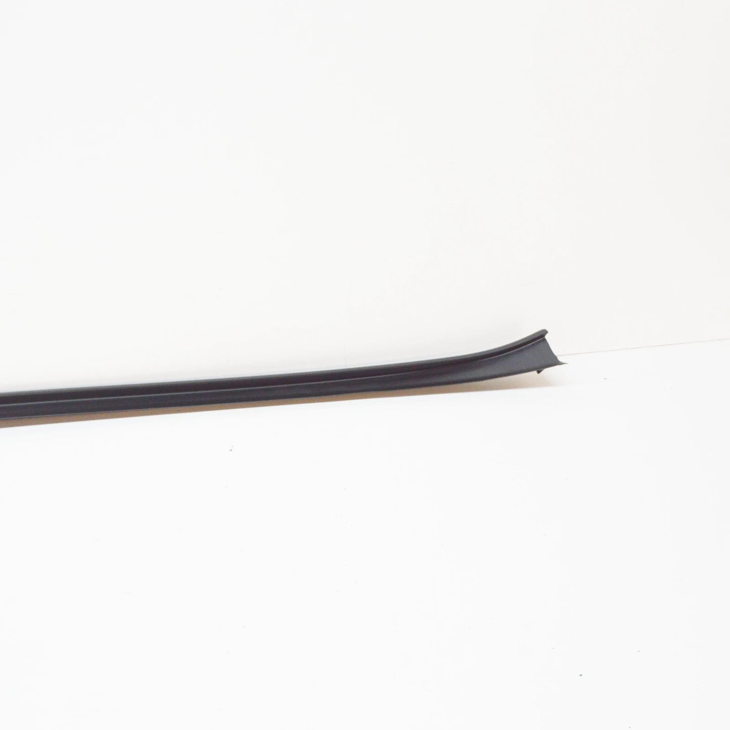 NEW AUDI Q5 8R FRONT WINDSHIELD LEFT WATER DEFLECTOR 8R0854327A01C ORIGINAL