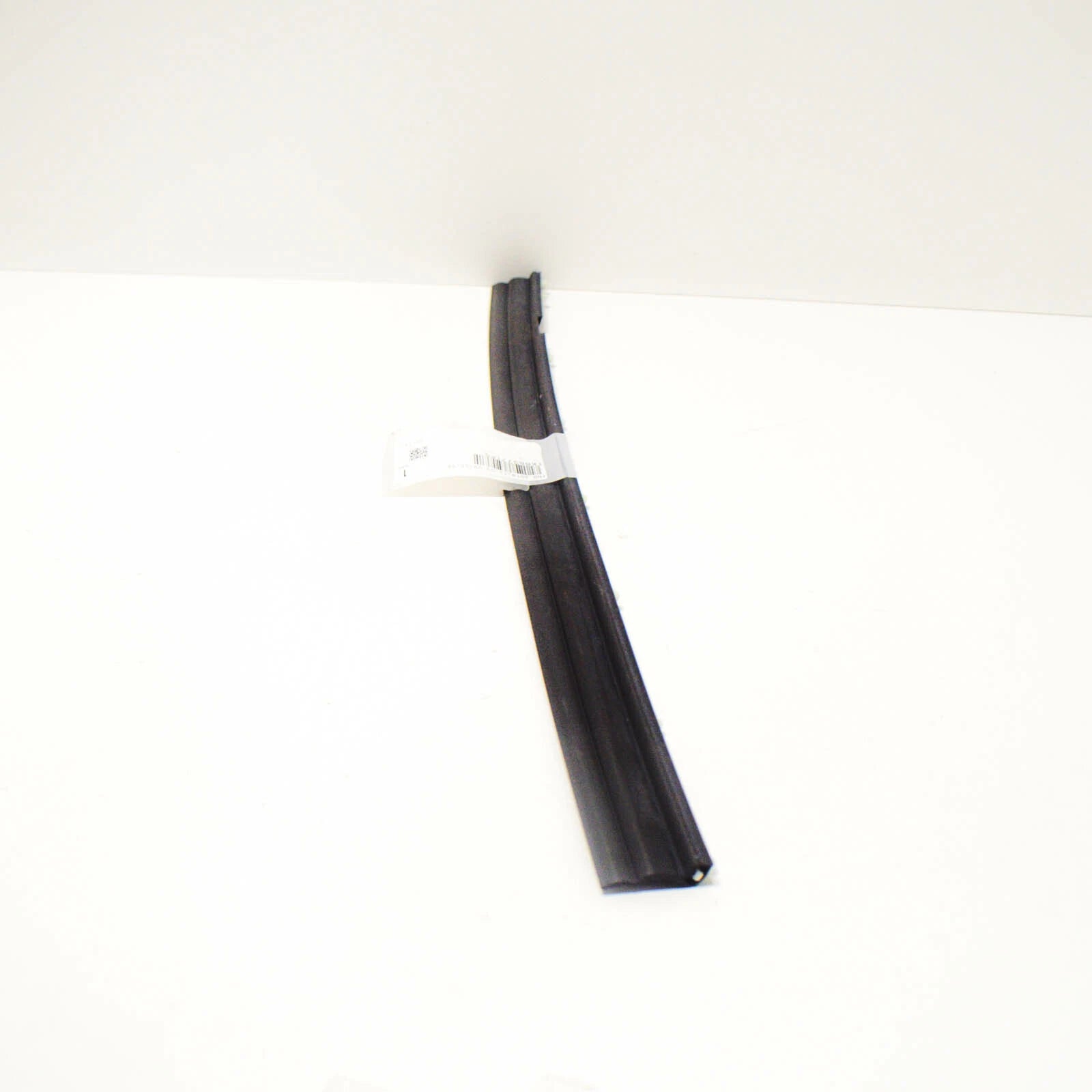 NEW VW SCIROCCO MK3 FRONT RIGHT OUTER A-PILLAR DOOR SEAL 1K8837716B ORIGINAL