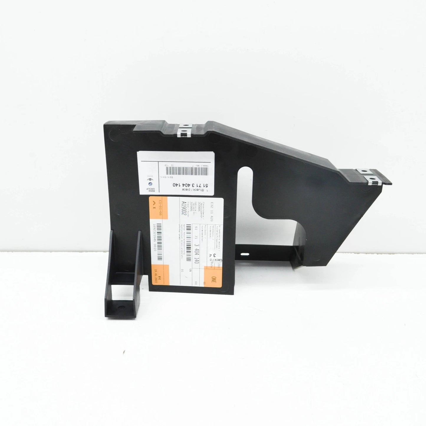 NEW BMW X3 E83 RIGHT ENGINE COMPARTMENT PROTECTION BRACKET 51713404140 ORIGINAL