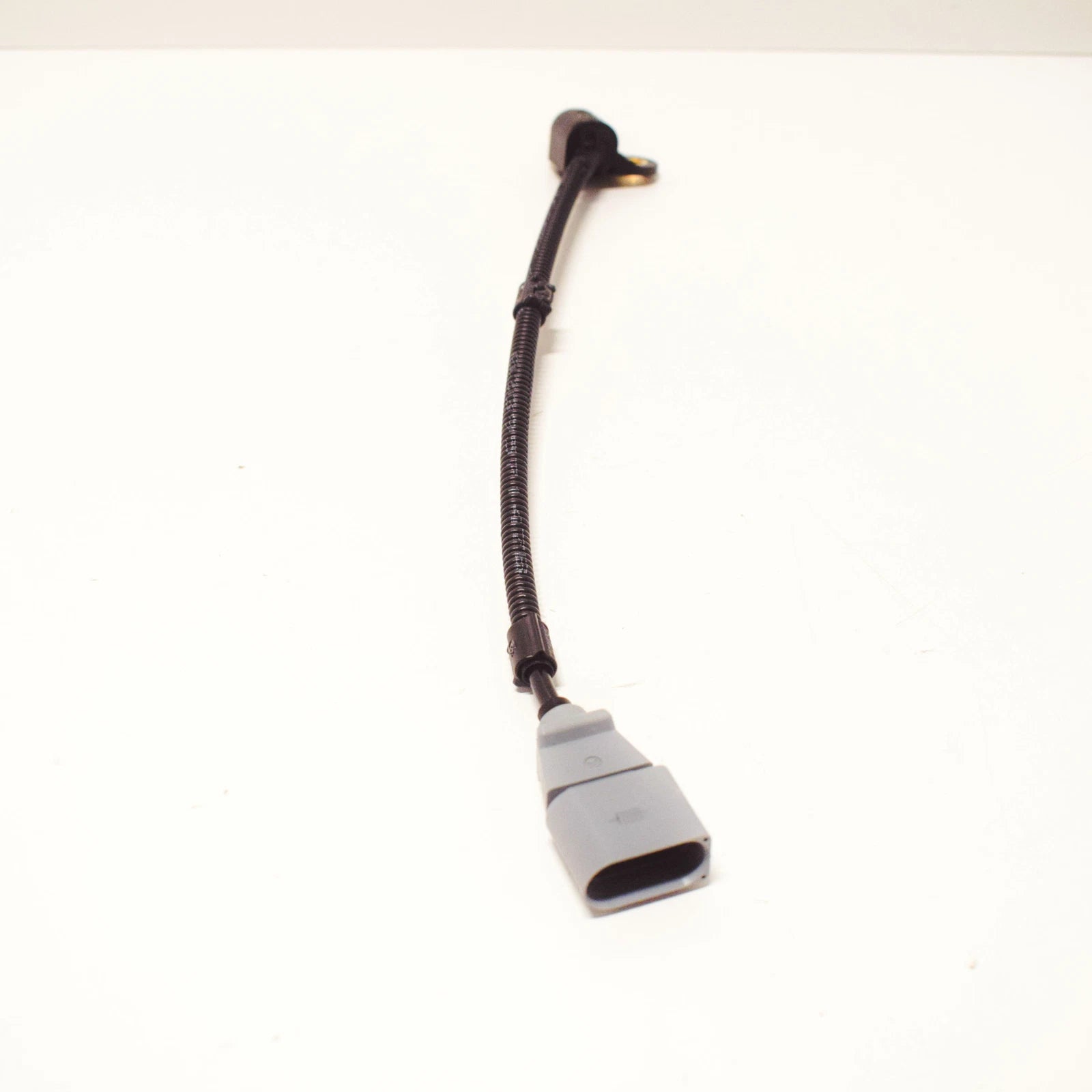 NEW AUDI A3 8P ENGINE CAMSHAFT POSITION SENSOR 03G957147B