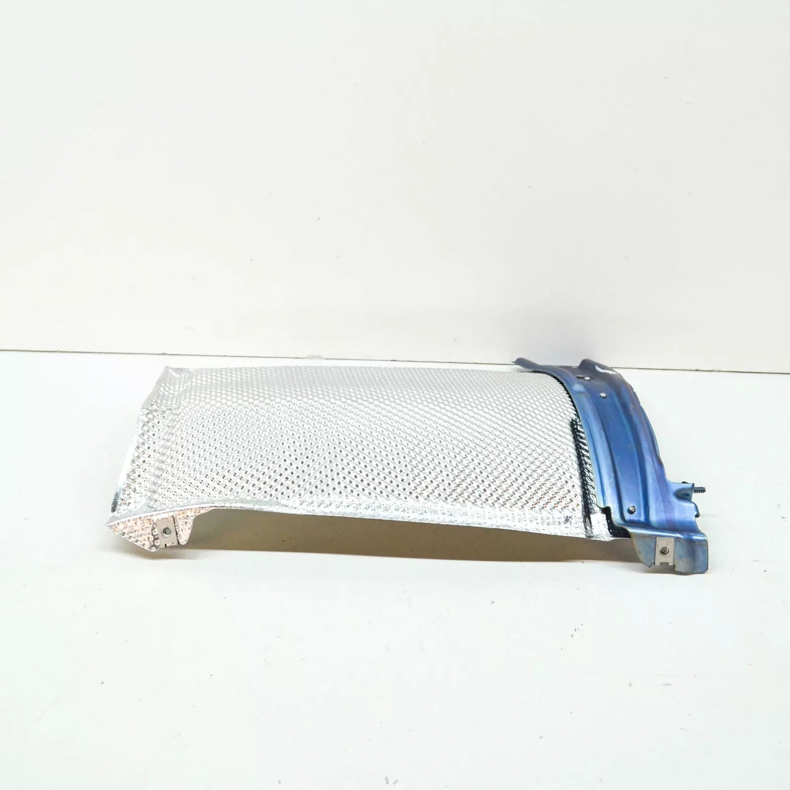 NEW MERCEDES-BENZ C W204 RIGHT MAIN MUFFLER HEAT PROTECTION A2046800222