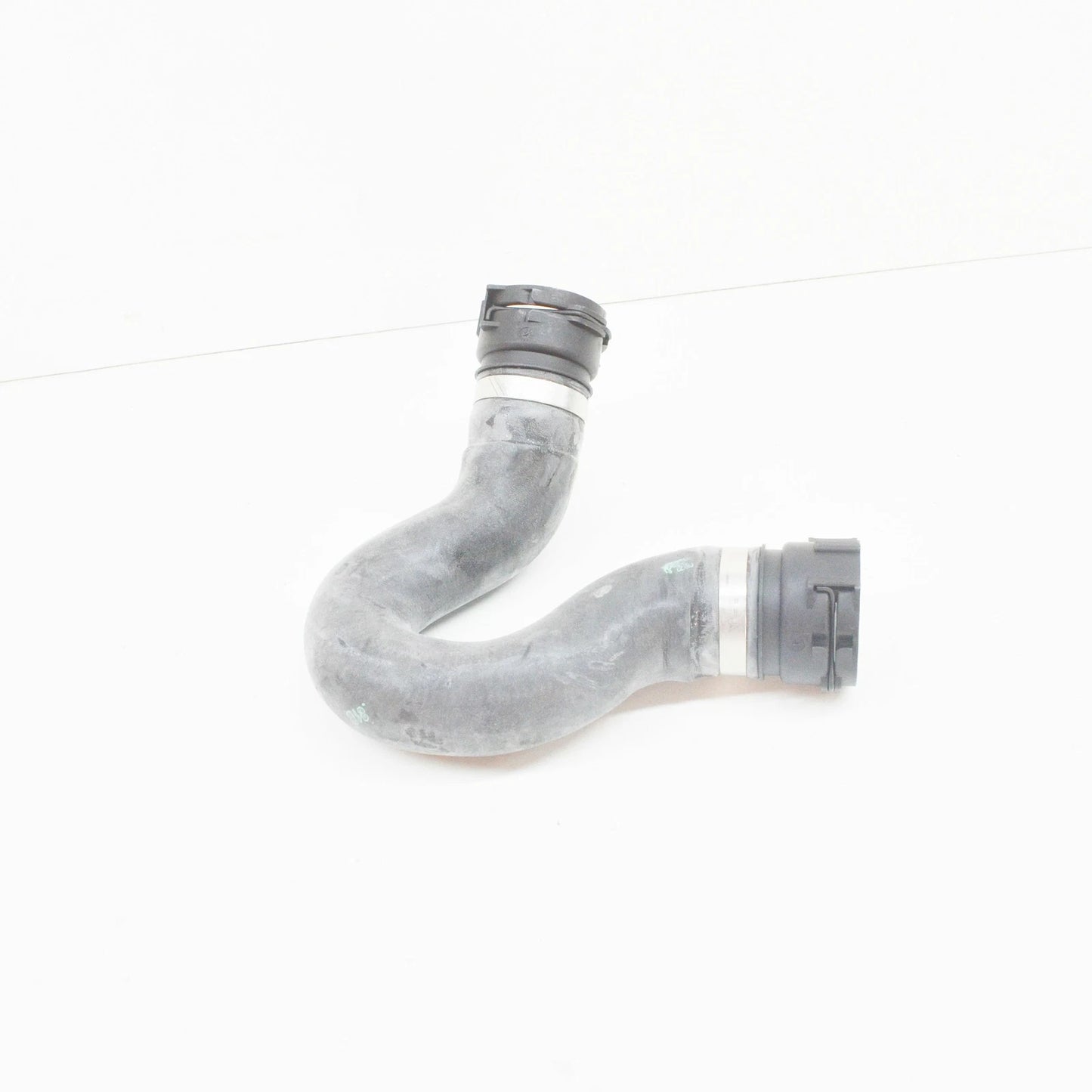 NEW AUDI Q5 8R RADIATOR COOLANT UPPER HOSE 8R0121101C