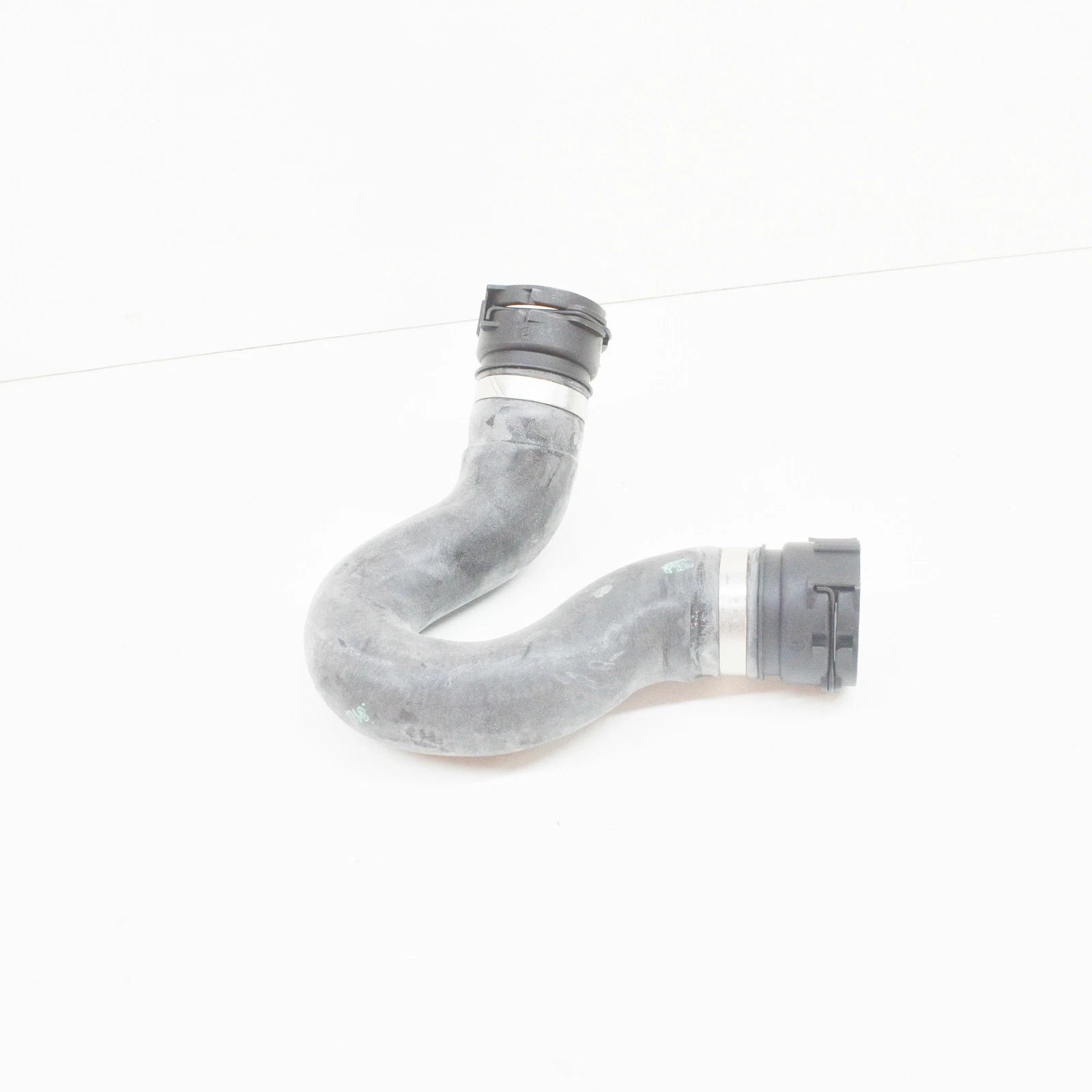 NEW AUDI Q5 8R RADIATOR COOLANT UPPER HOSE 8R0121101C