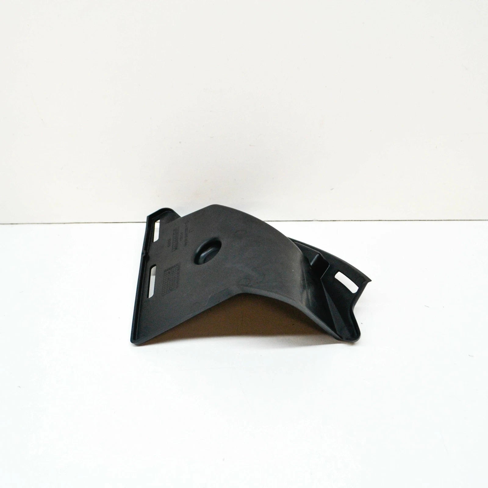 NEW MB GLC COUPE C253 AMG FRONT BUMPER LEFT AIR DUCT SEGMENT A2538853304