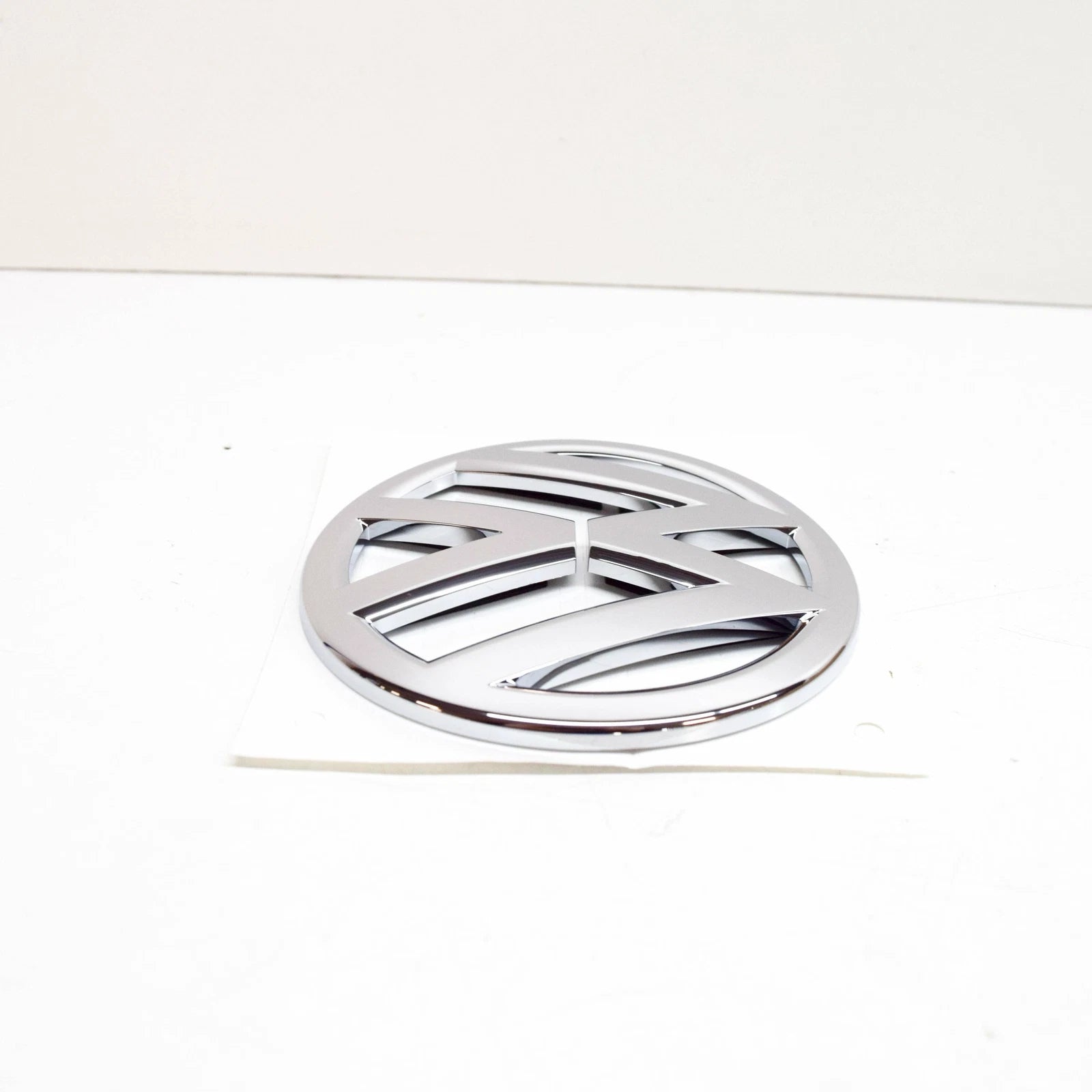 NEW VOLKSWAGEN SCIROCCO BONNET HOOD CHROME BADGE EMBLEM 1K8853600B739
