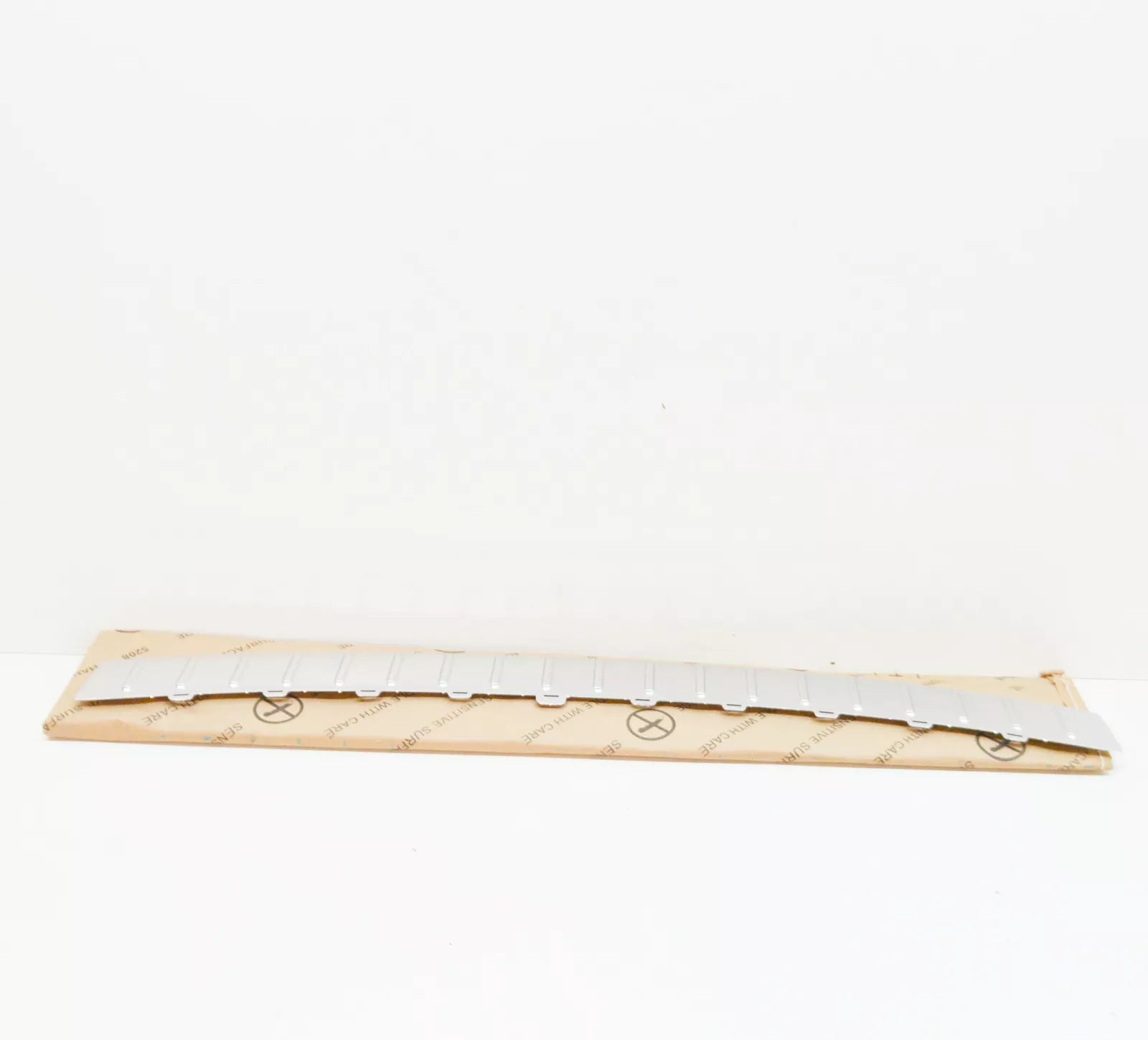 NEW VW TOUAREG 7P REAR BUMPER UPPER CHROME TRIM MOLDING 7P6807787A2ZZ ORIGINAL