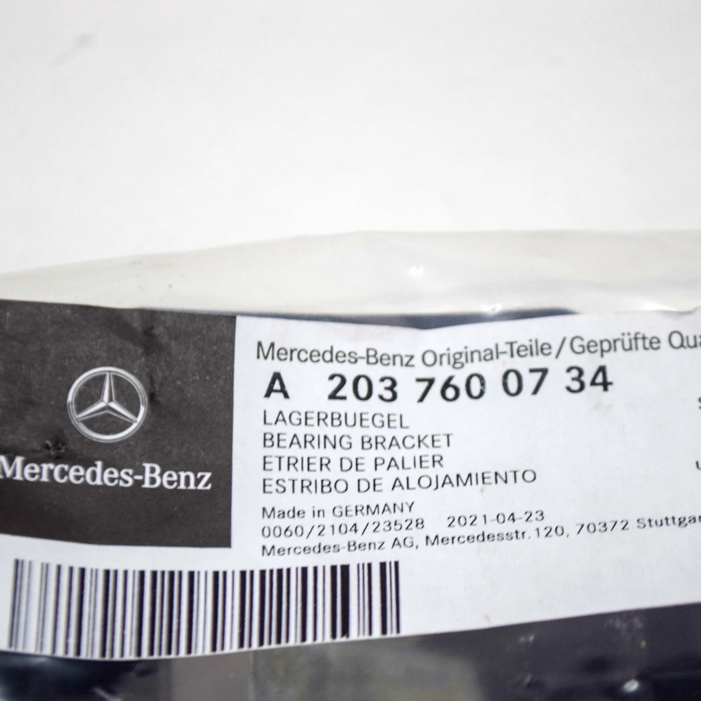 NEW MB C W203 FRONT LEFT DOOR HANDLE BEARING BRACKET A2037600734