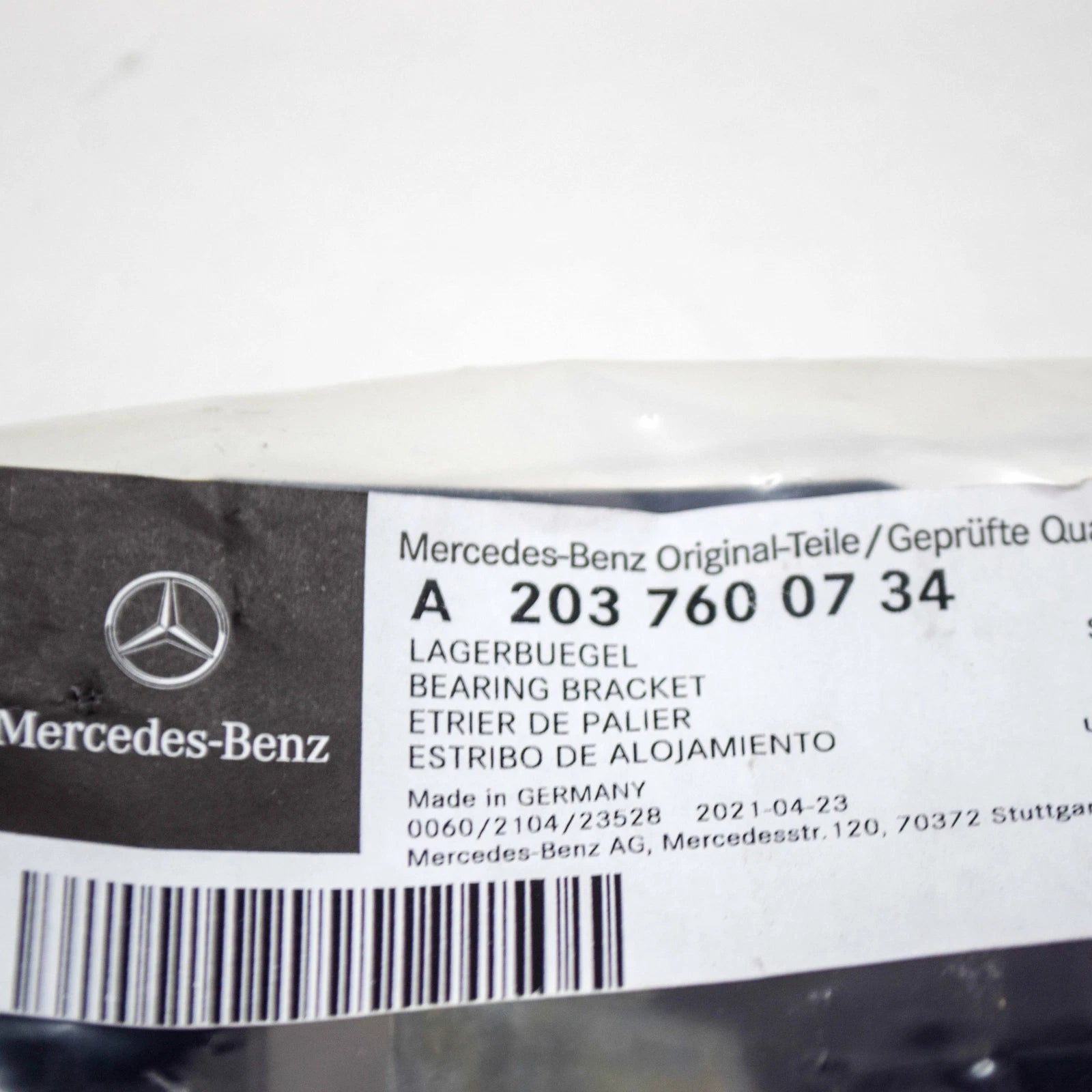 NEW MB C W203 FRONT LEFT DOOR HANDLE BEARING BRACKET A2037600734