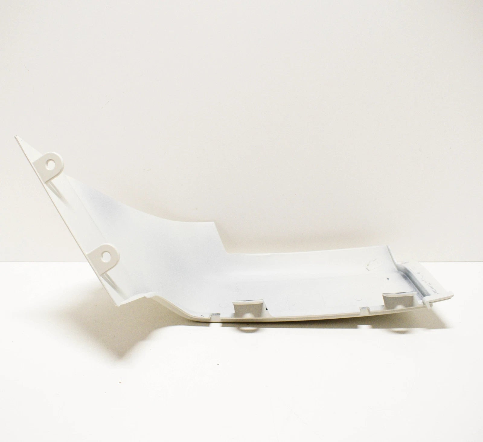 NEW MERCEDES-BENZ G-CLASS W463 RIGHT UNDER LIGHT COVER A4638840331