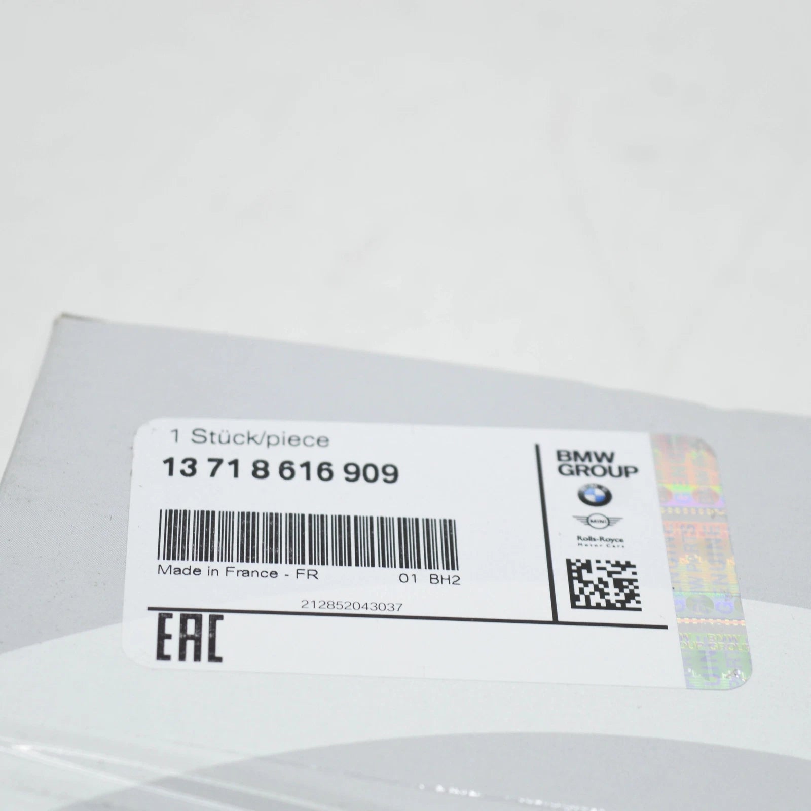 NEW BMW 3 F30 ENGINE AIR FILTER INSERT 13718616909 8616909 ORIGINAL