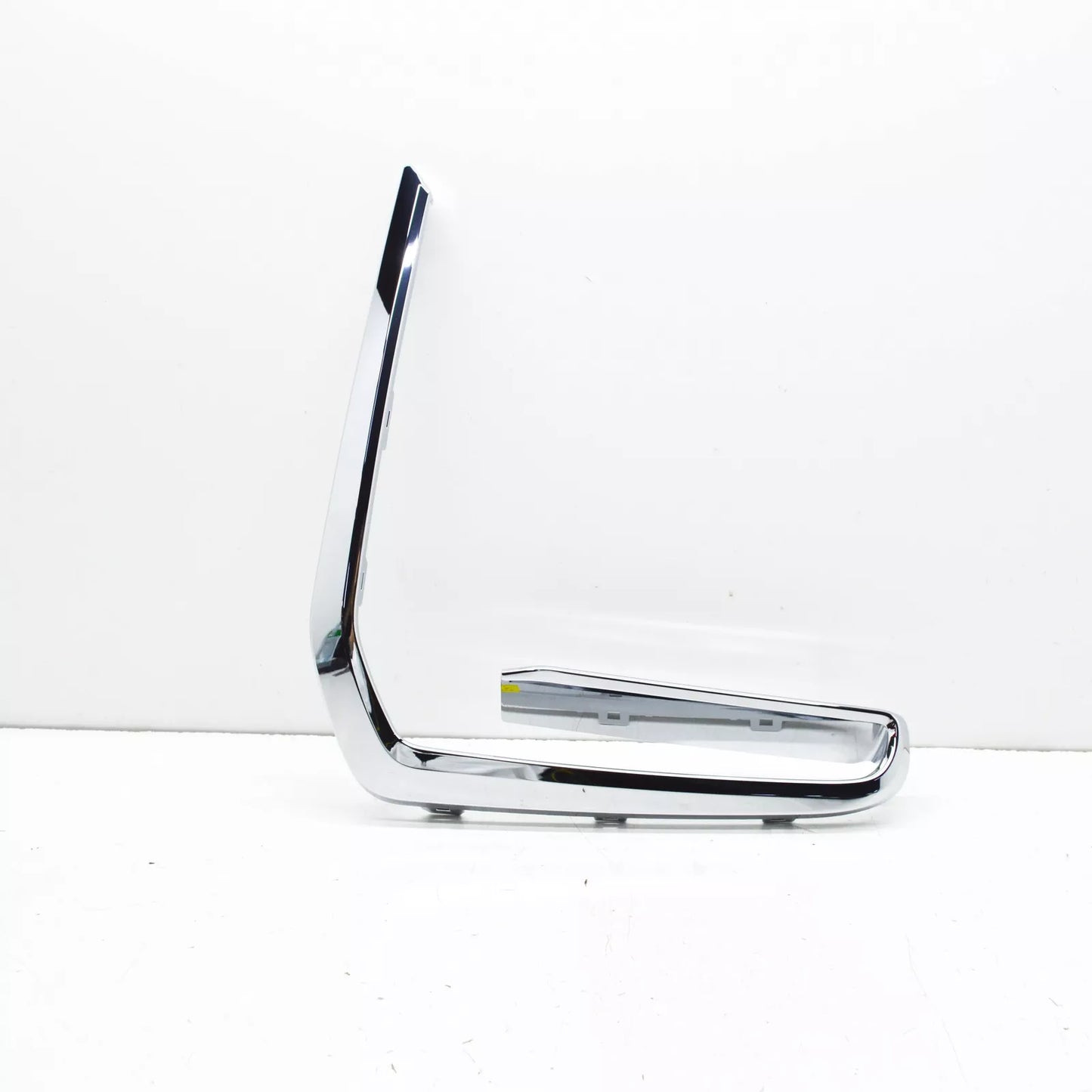 NEW BMW X7 G07 M FRONT BUMPER RIGHT FINISHER 51118745740 ORIGINAL