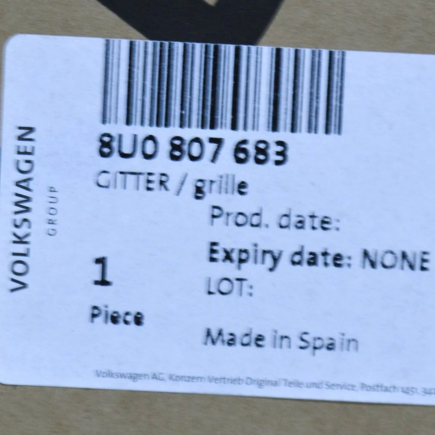 NEW AUDI Q3 8U FRONT BUMPER CENTER LOWER GRILLE 8U0807683 ORIGINAL