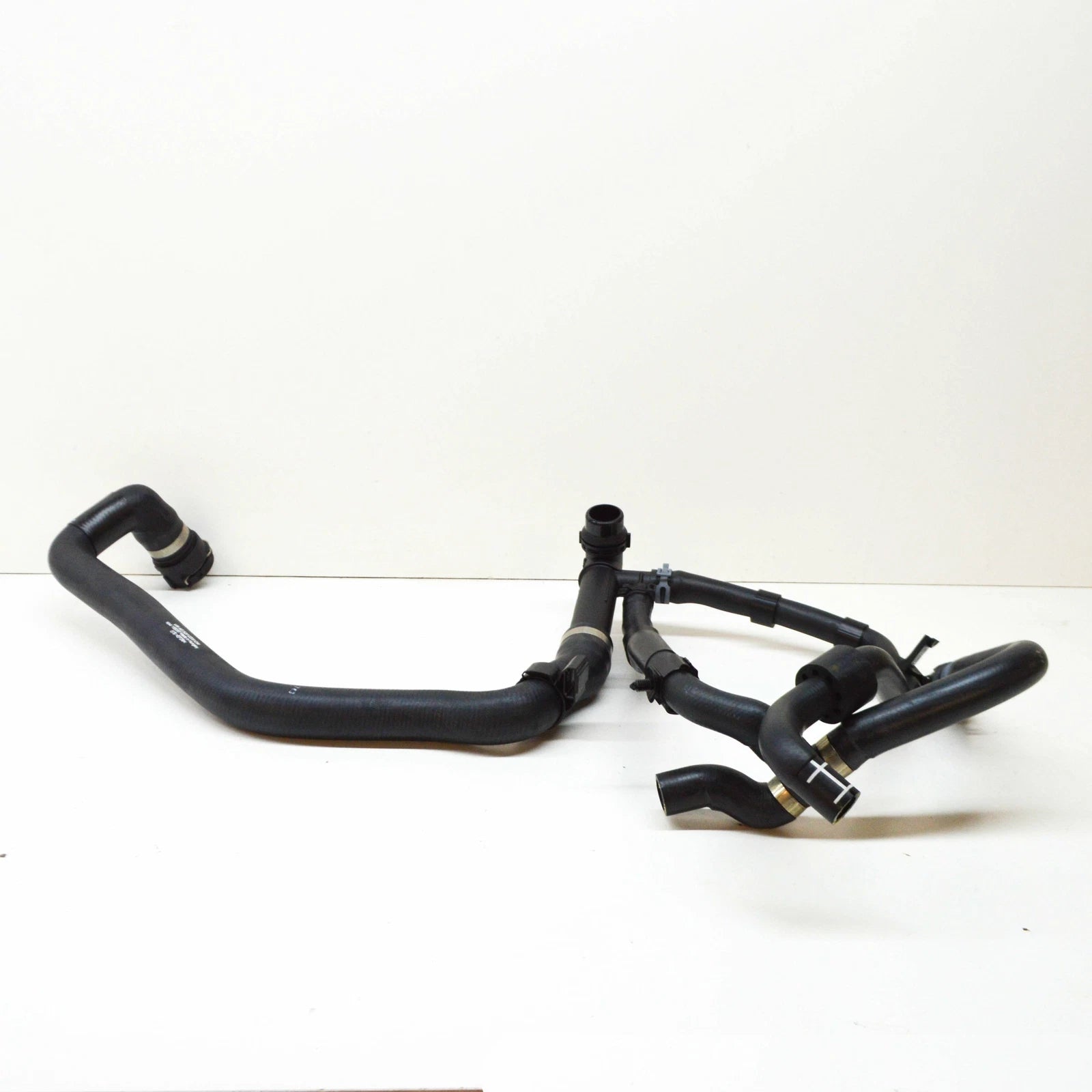 NEW AUDI Q2 GA LOWER RELEASE COOLANT HOSE W COUPLING 5Q0122051DM