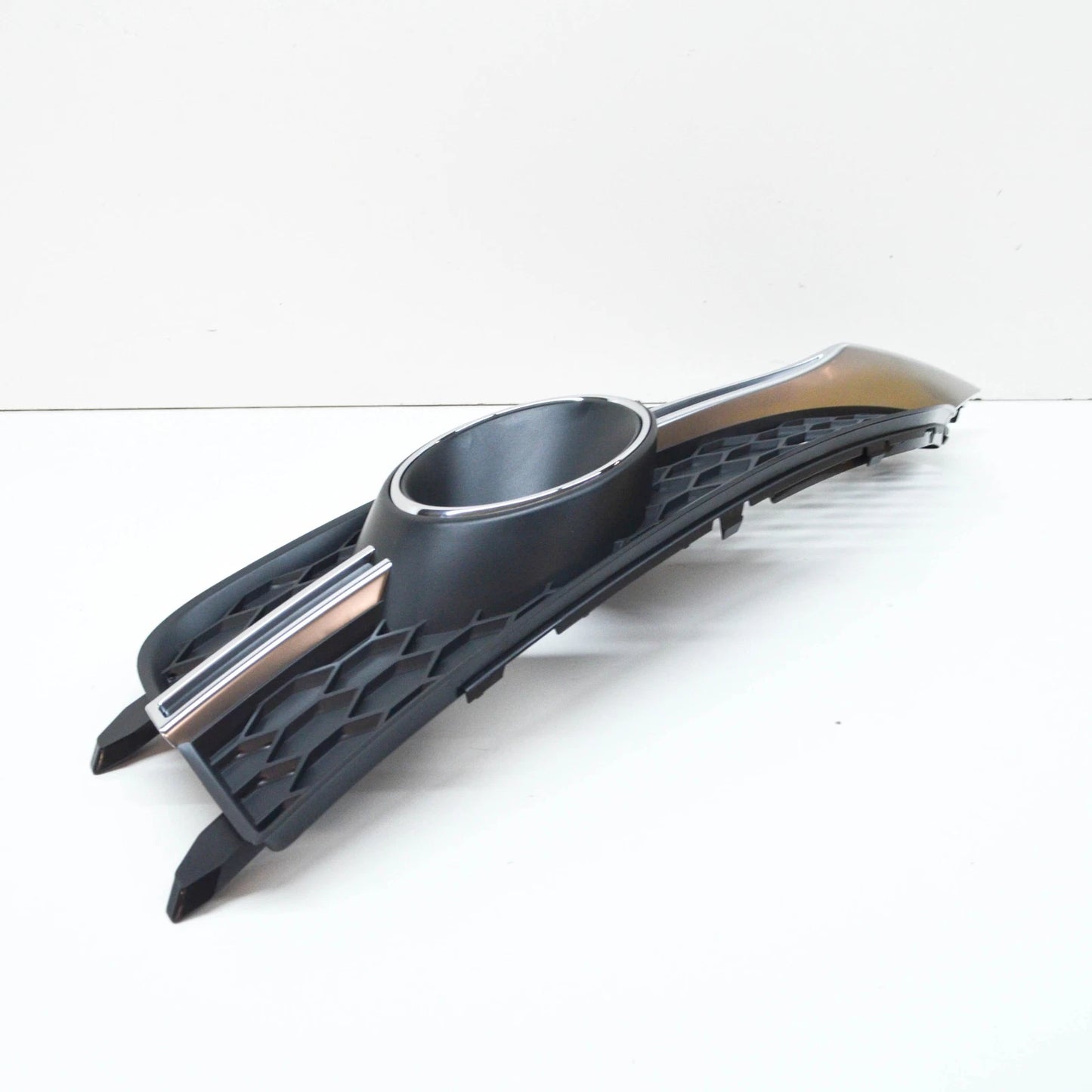 NEW AUDI A7 4GA S FRONT BUMPER RIGHT FOG LIGHT GRILLE 4G8807682E9B9