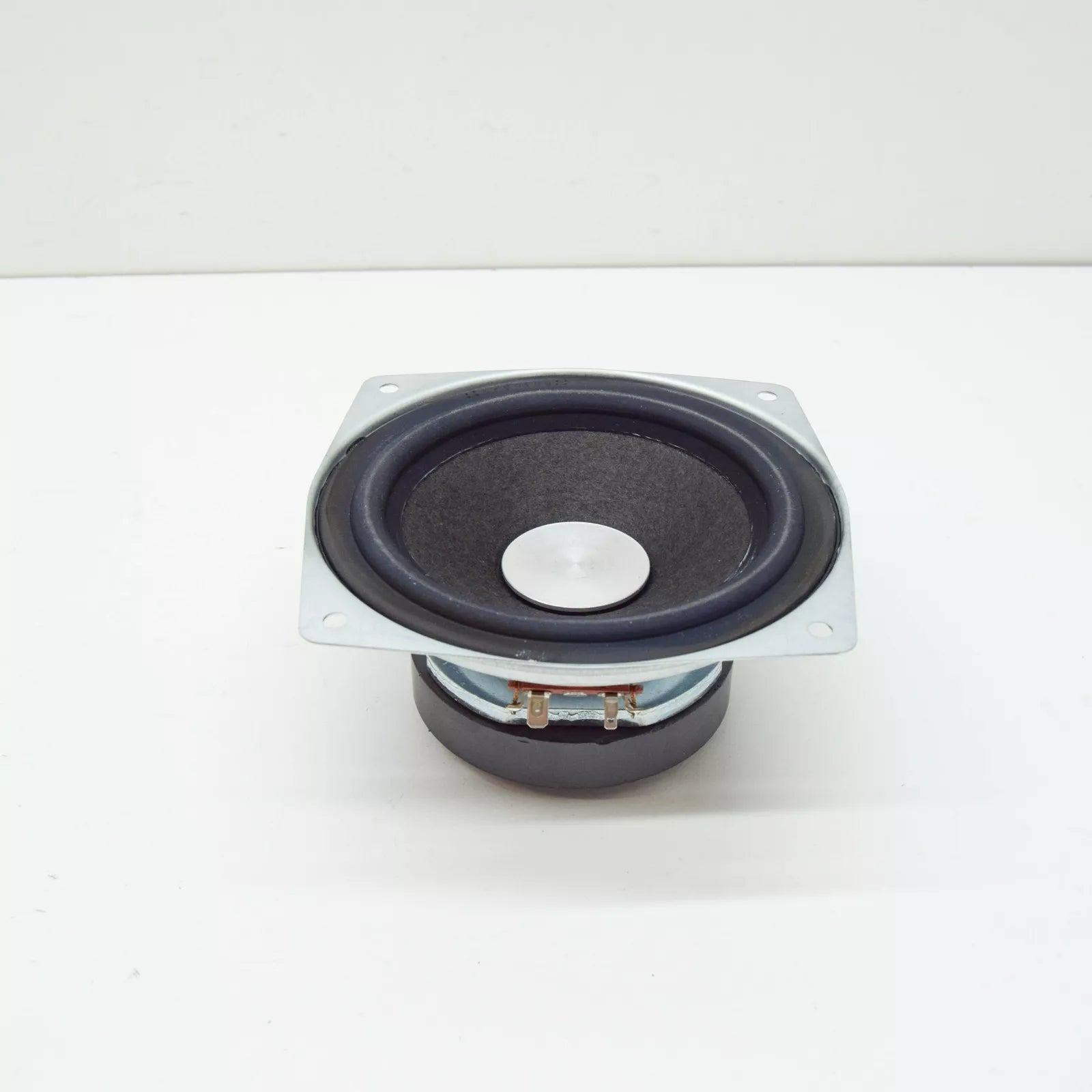 NEW BMW 5 E39 SUBWOOFER SPEAKER 65138389849 8389849 ORIGINAL