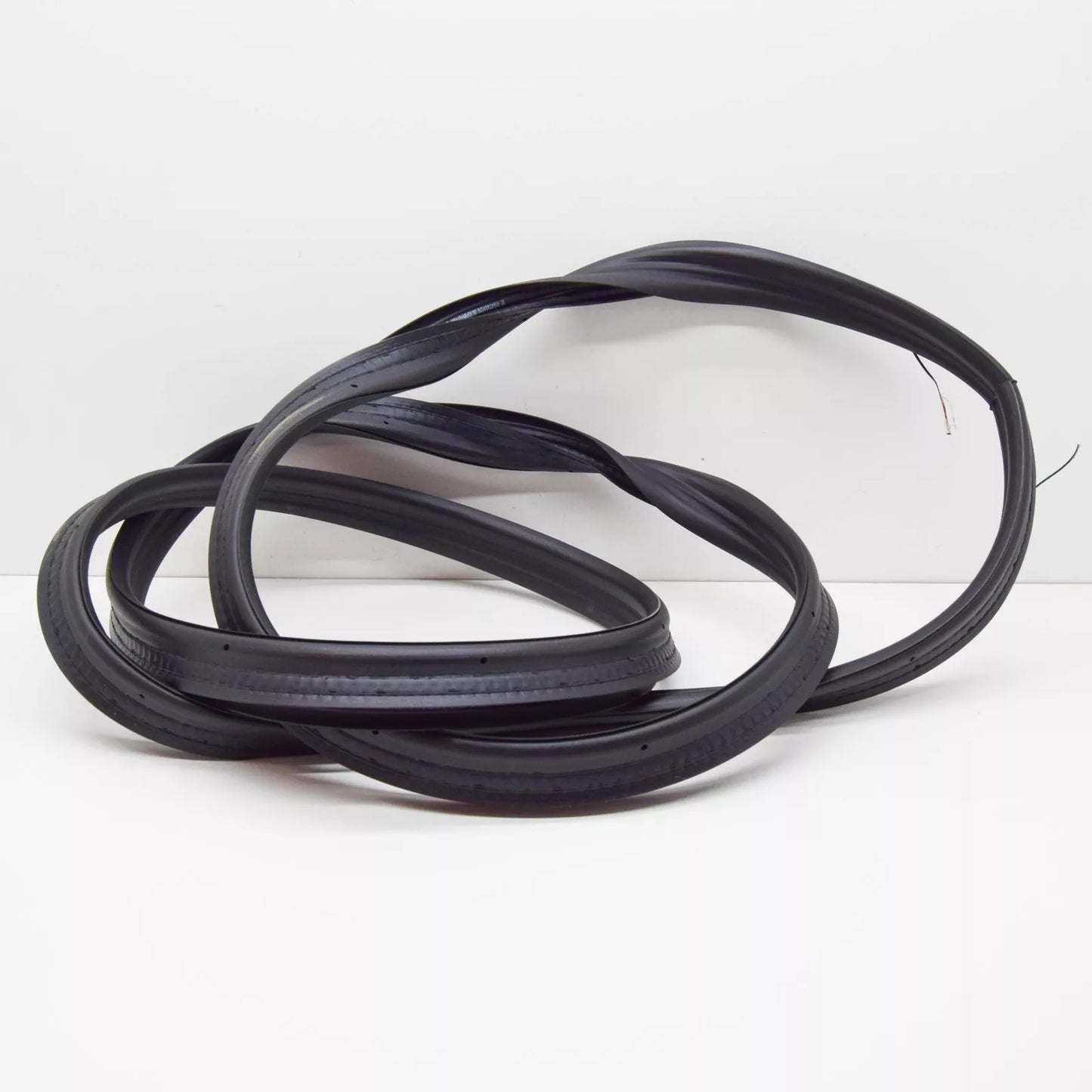 NEW MERCEDES-BENZ GL X164 REAR PANEL DOOR SEAL A1647401378 ORIGINAL