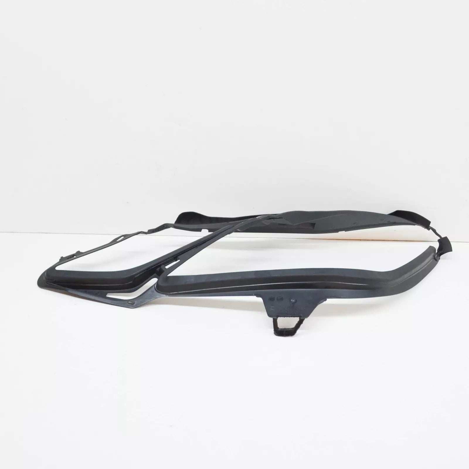 NEW MERCEDES BENZ E W212 FRONT LEFT HEADLIGHT SEAL A2128260591 ORIGINAL