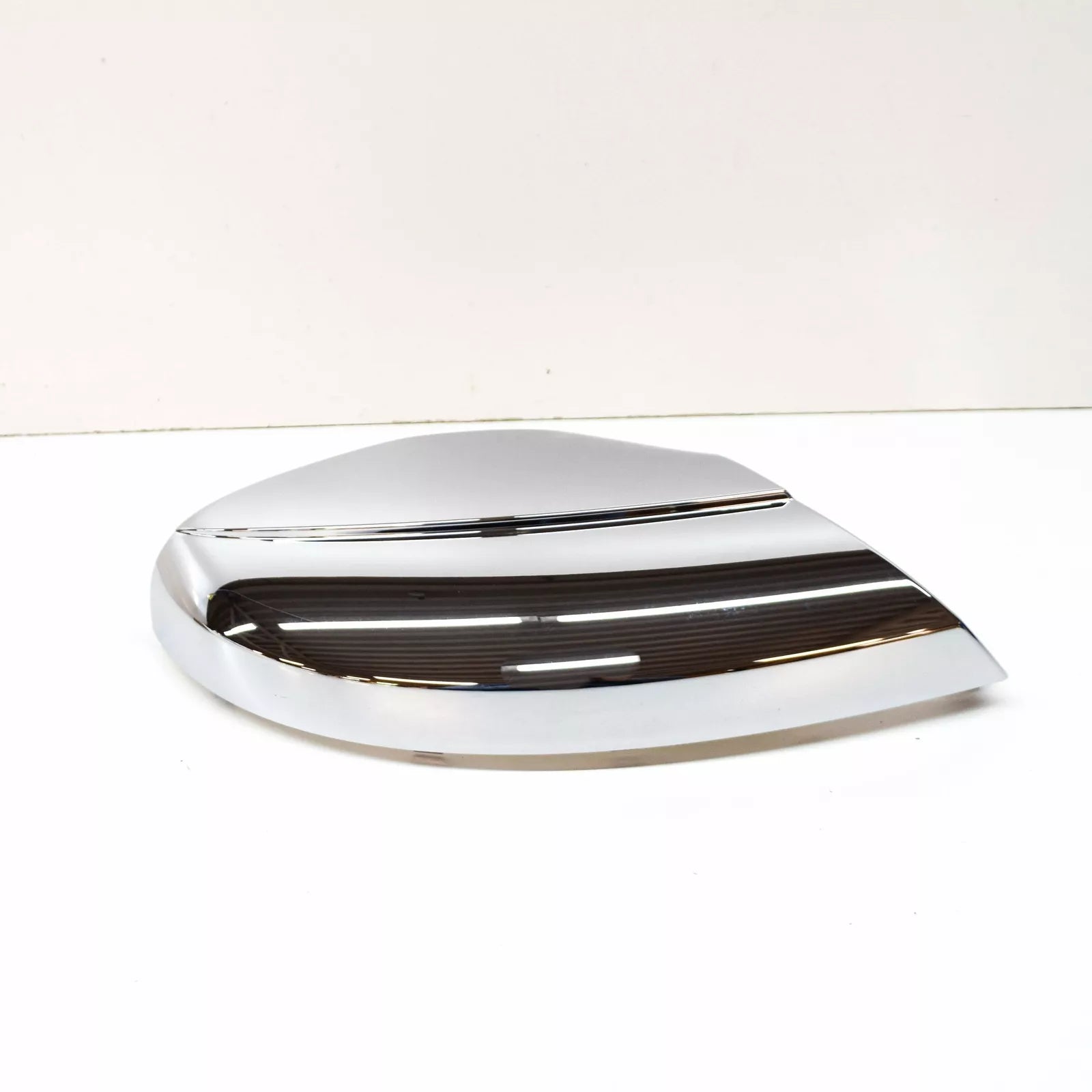 NEW VW AMAROK 2H FRONT LEFT DOOR MIRROR LEFT LOWER COVER 2HH857603A2ZZ ORIGINAL