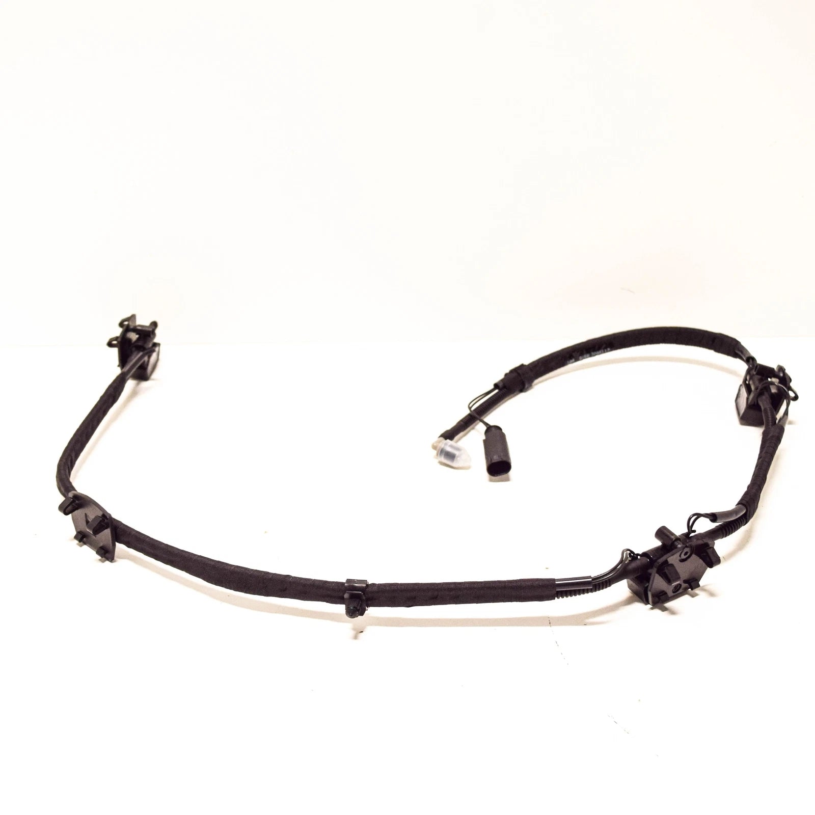 NEW BMW 5 F10 FRONT WINDSHIELD WASHER NOZZLE 61667205117 LHD ORIGINAL