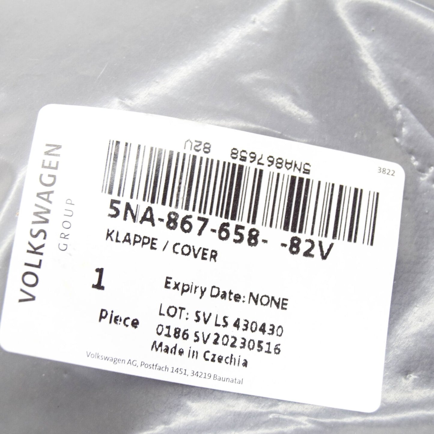 NEW VOLKSWAGEN TIGUAN AD MK2 REAR RIGHT LID TRIM COVER 5NA86765882V ORIGINAL