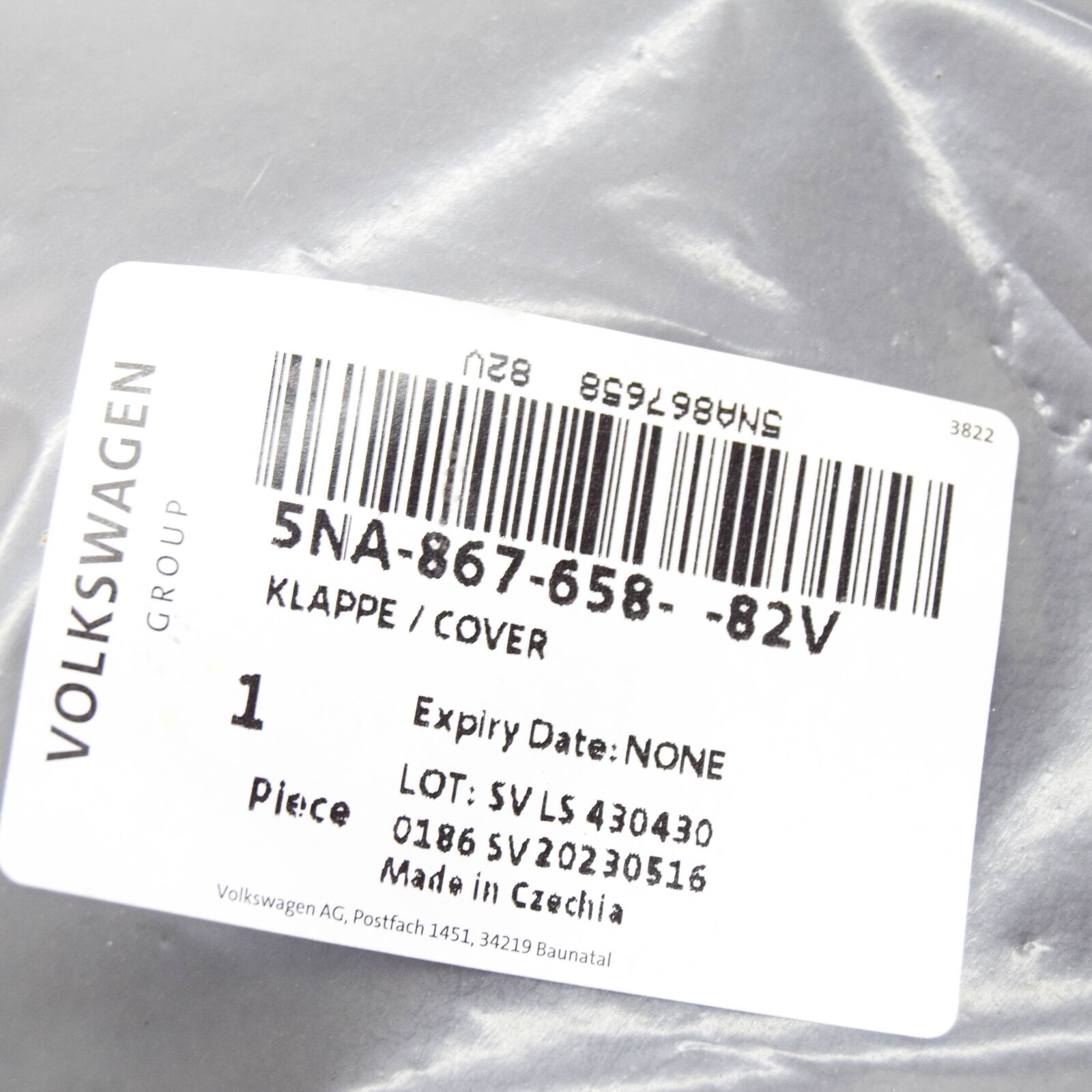 NEW VOLKSWAGEN TIGUAN AD MK2 REAR RIGHT LID TRIM COVER 5NA86765882V ORIGINAL