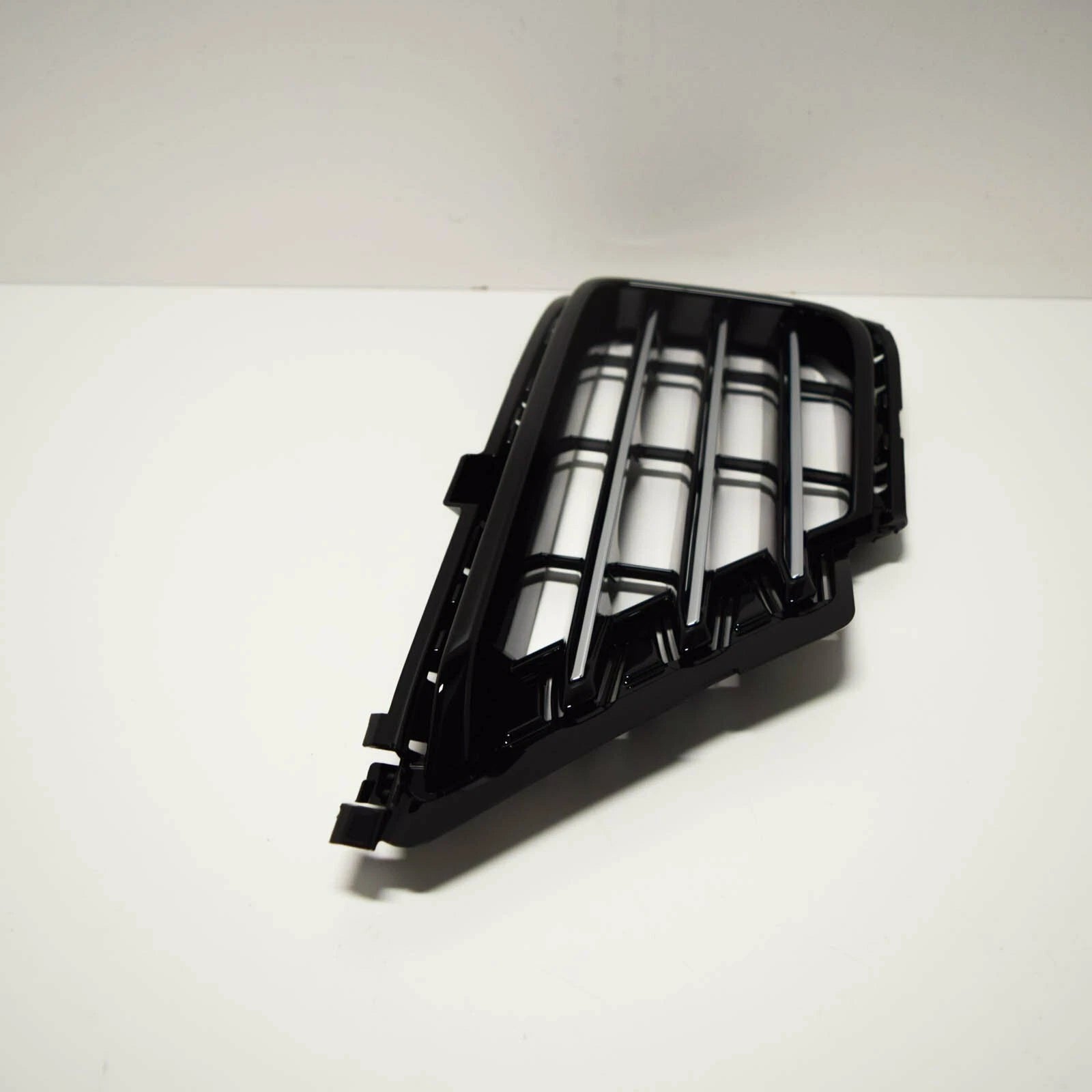 NEW VOLKSWAGEN TOAUREG 7P FRONT BUMPER LEFT GRILLE 7P6854661D041