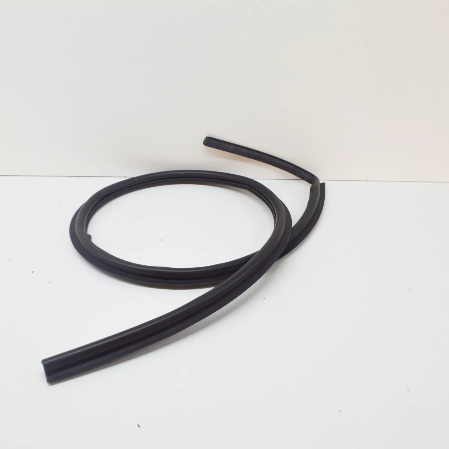 NEW BMW 3 COMPACT E36 LEFT ROOF FRAME GASKET 51718233801 8233801 ORIGINAL