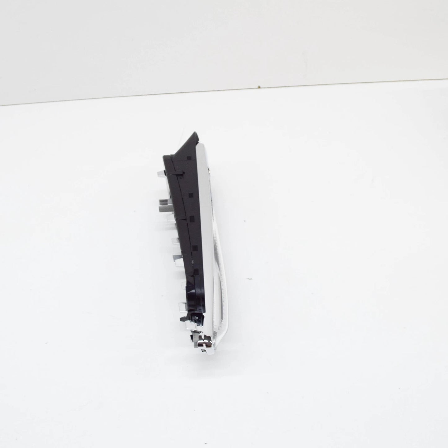 NEW BMW M3 E90 FRONT WING TRIM GRILL WITH EMBLEM RIGHT 51138046448 8046448