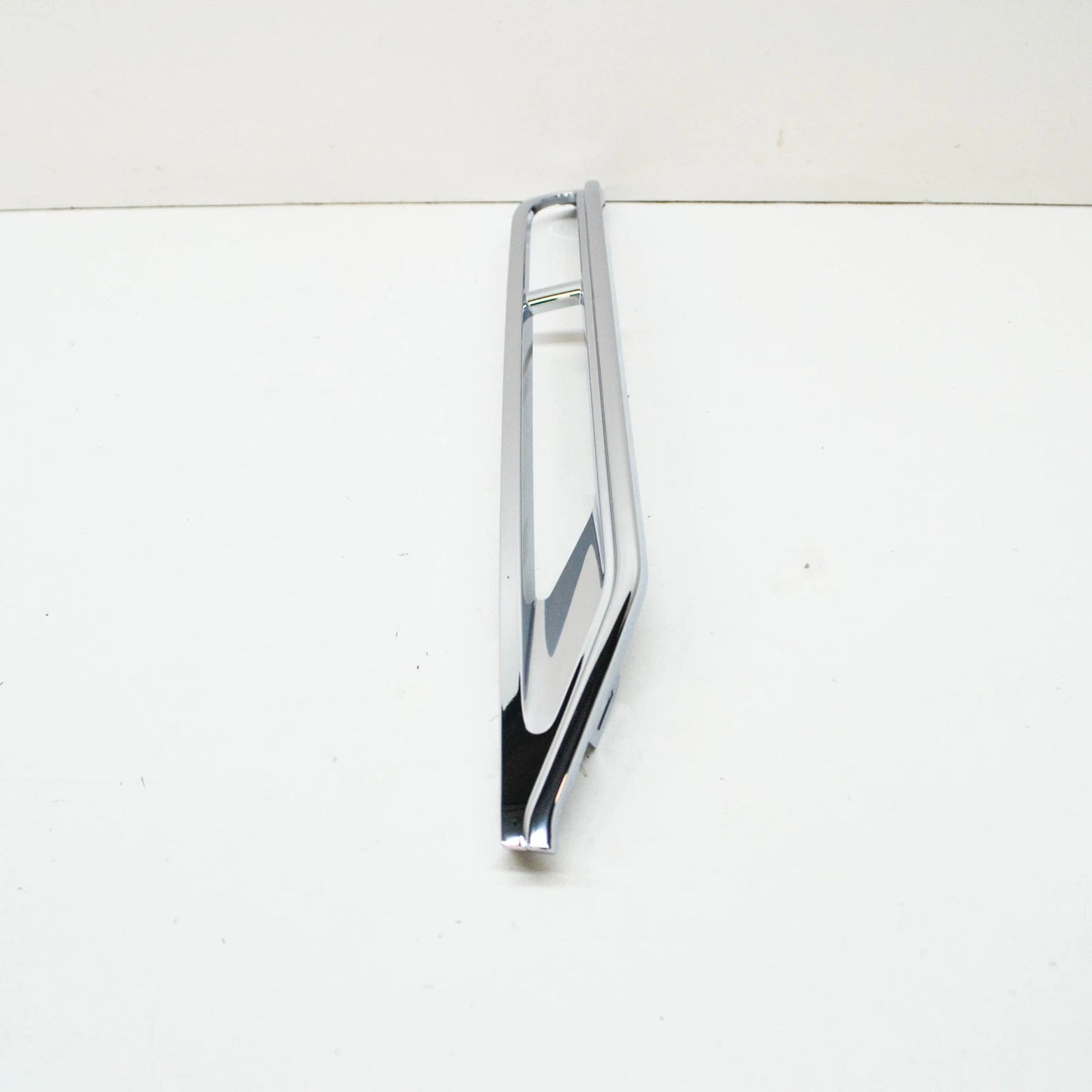 NEW VOLKSWAGEN PHAETON 3D FRONT LEFT BUMPER CHROME MOLDING 3D08072432ZZ ORIGINAL