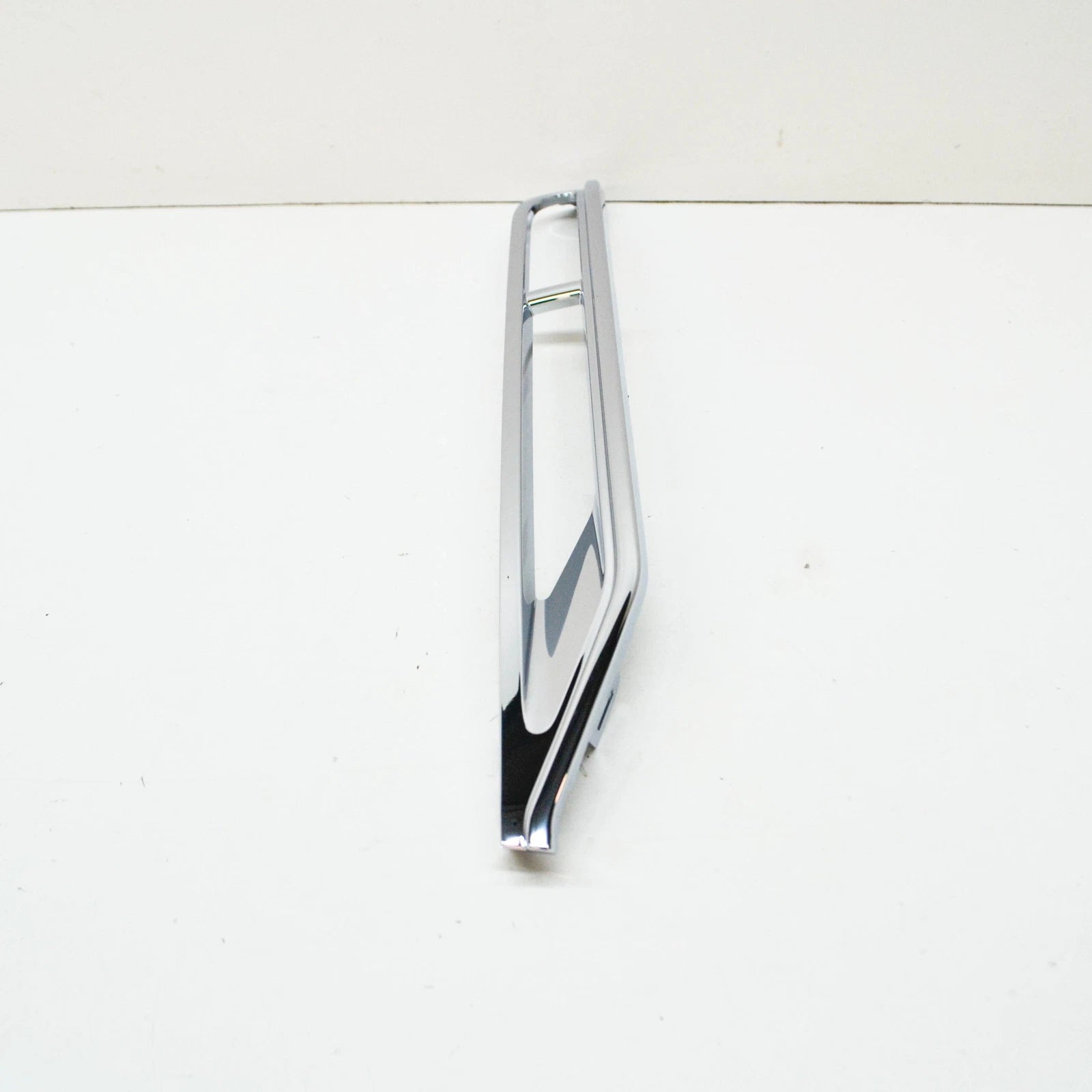 NEW VOLKSWAGEN PHAETON 3D FRONT LEFT BUMPER CHROME MOLDING 3D08072432ZZ ORIGINAL