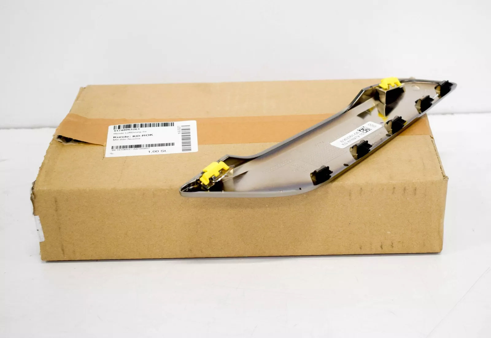 NEW BMW 5 G30 FRONT BUMPER LEFT SIDE AIR DUCT TRIM 8063261 ORIGINAL