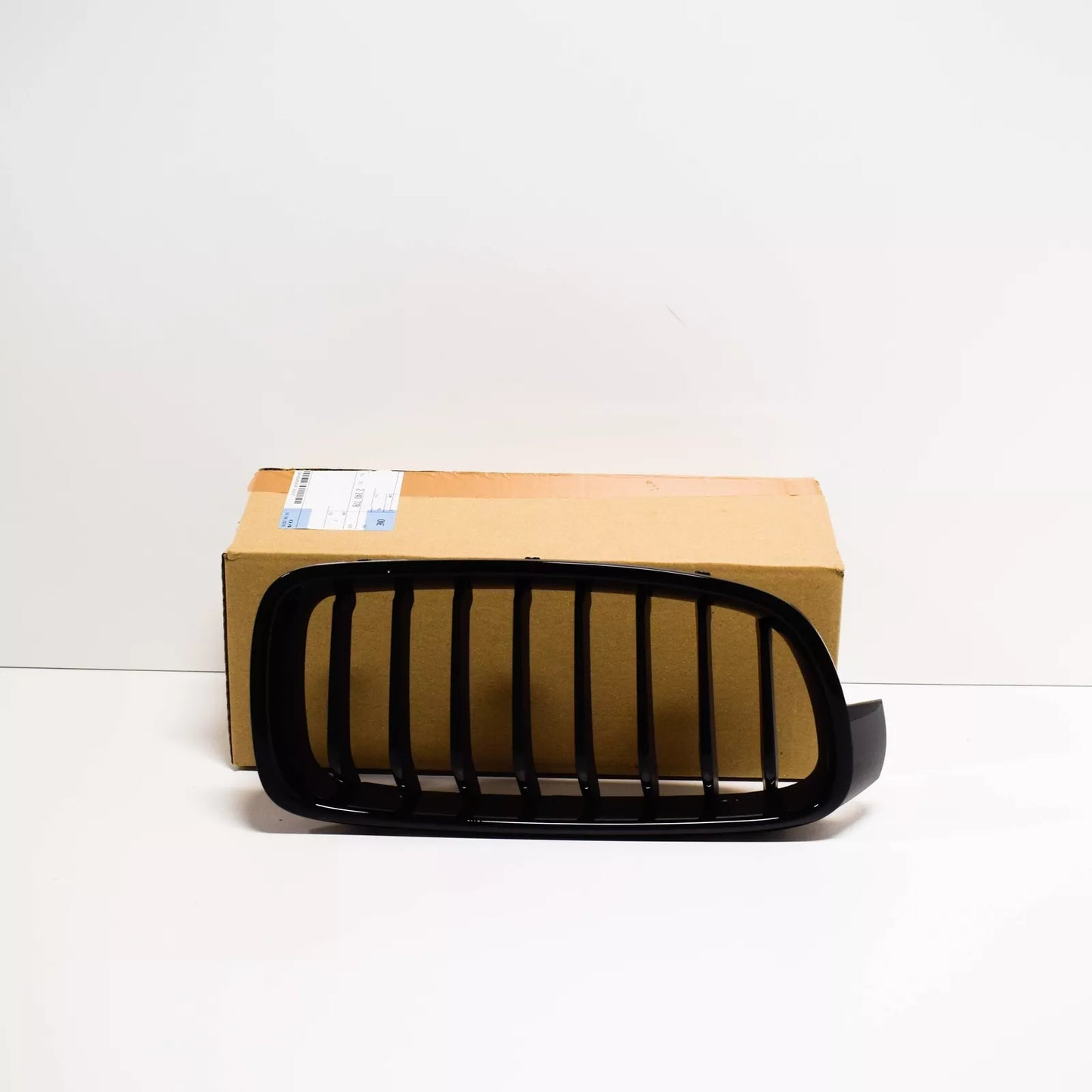 NEW BMW 3 F30 FRONT BUMPER RIGHT RADIATOR M GRILLE 51712240778 ORIGINAL