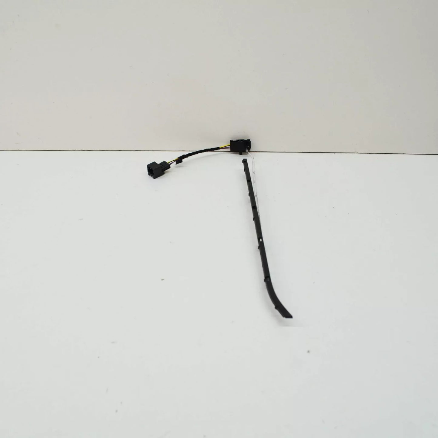 NEW AUDI A4 B9 FRONT CENTER CONSOLE RIGHT LIGHT MODULE 8W0947094A ORIGINAL